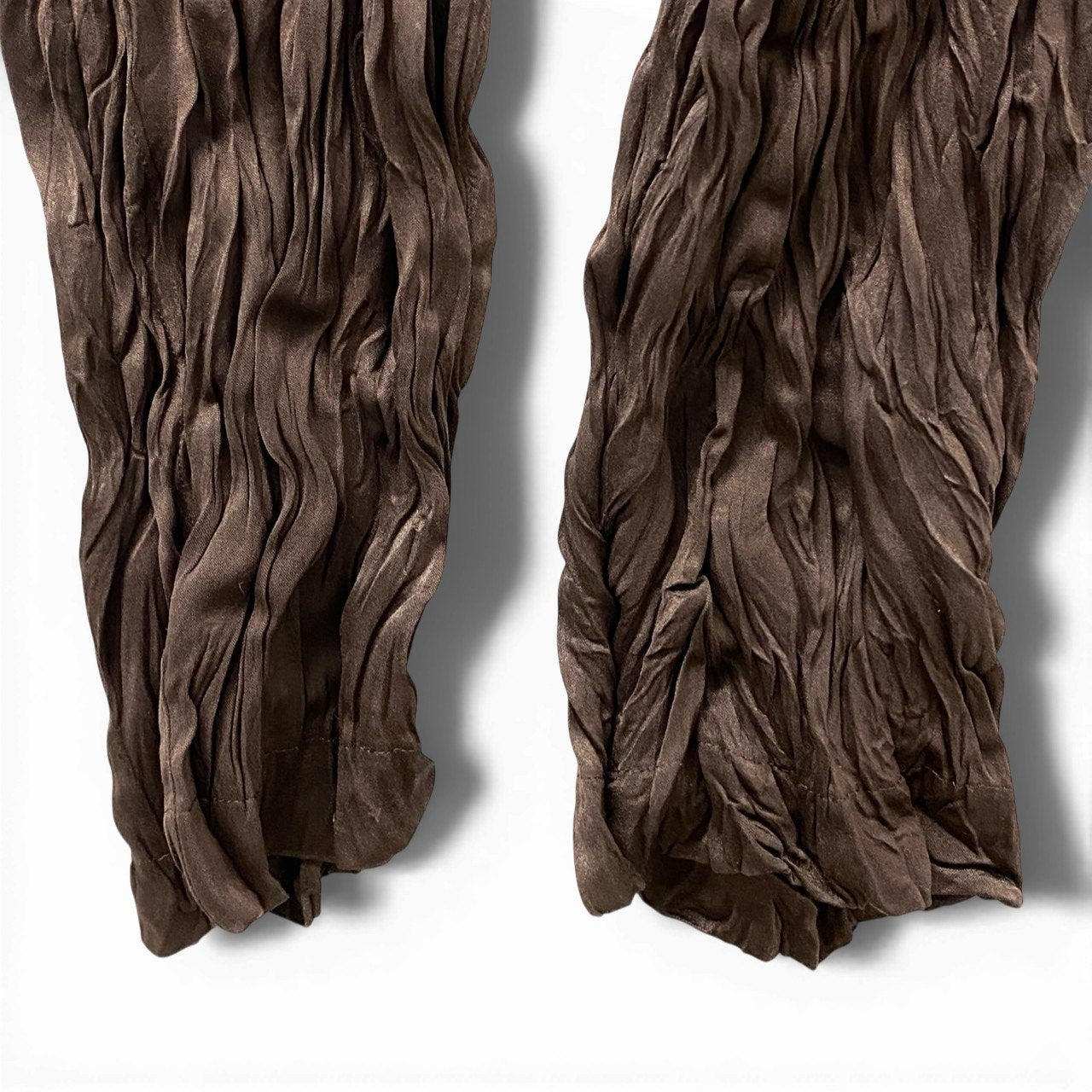 50b13 ISSEY MIYAKE イッセイミヤケ プリーツスラックスパンツ ボトムパンツ プリーツ加工 IM74-FF618 Mサイズ ブラウン ポリエステル100％ メンズ 男性用u02t