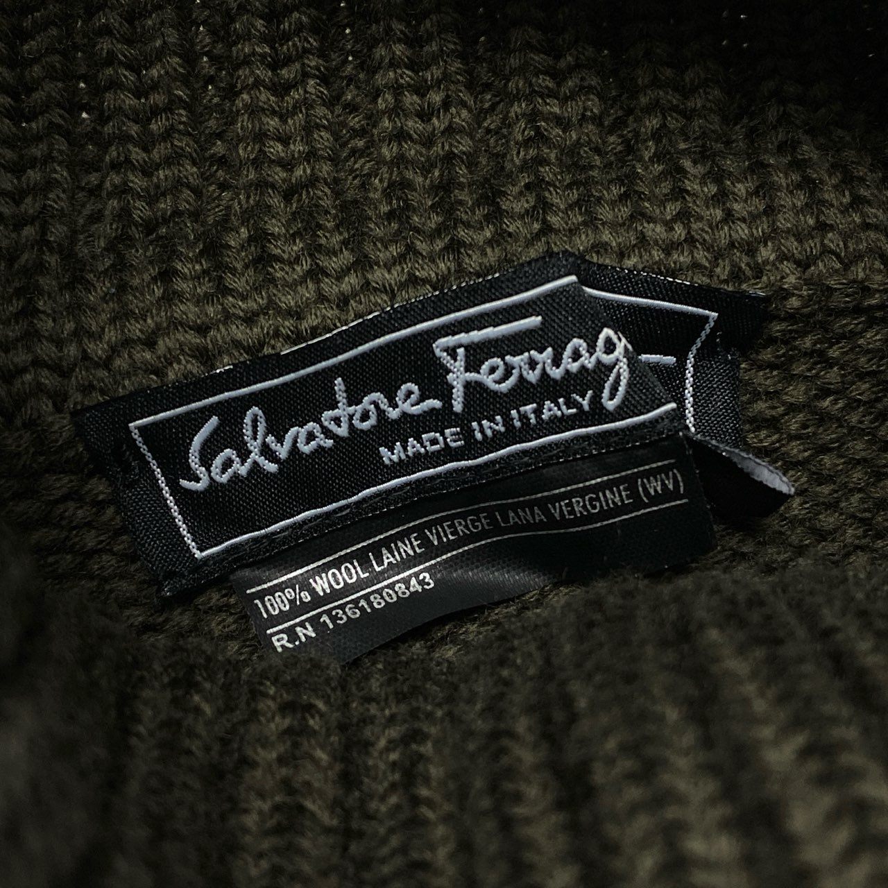 72a28【美品】Salvatore Ferragamo サルヴァトーレフェラガモ ケーブルニットセーター ハイネックニットセーター トップス Lサイズ カーキ ウール100％ レディース 女性用u02t