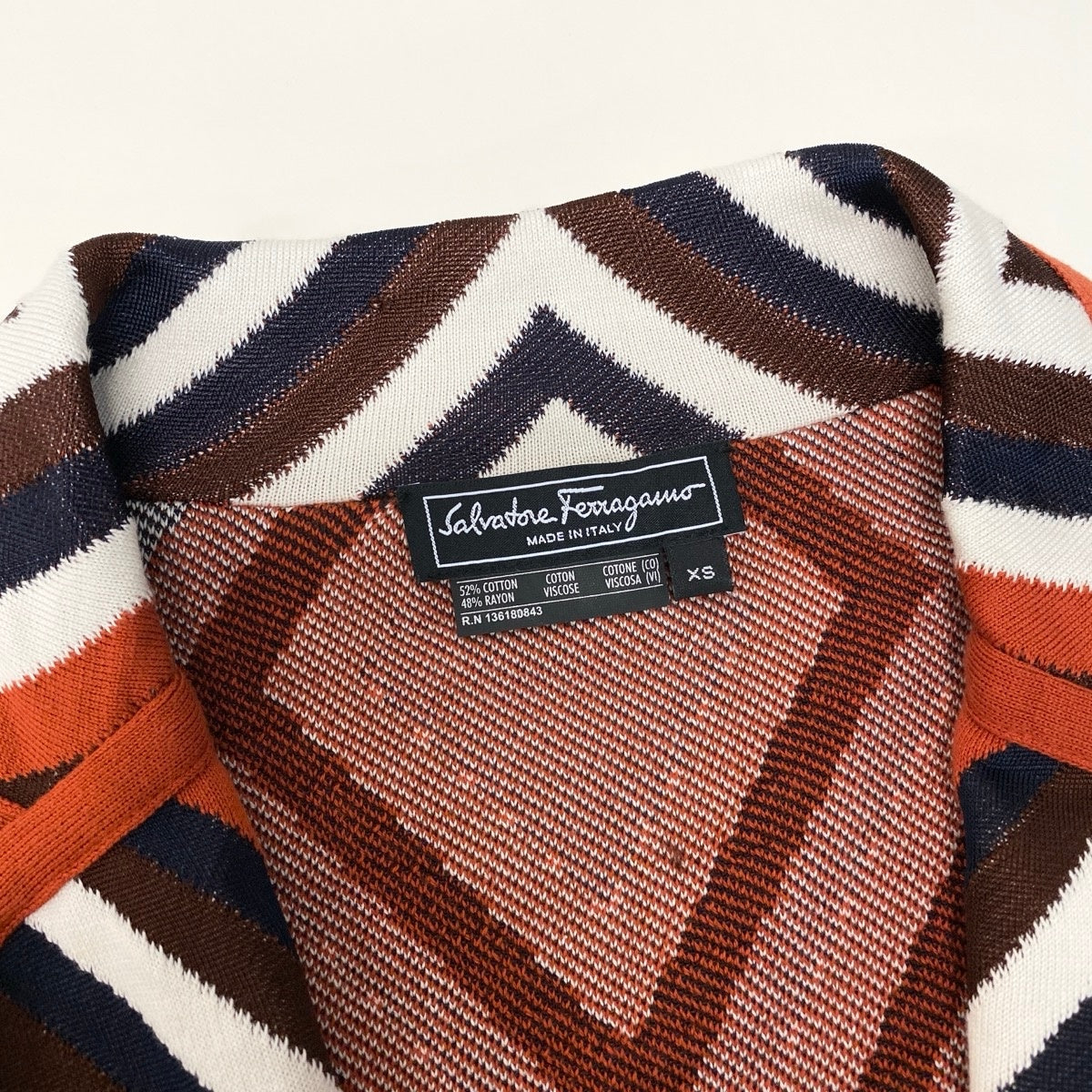 Ef24 Salvatore Ferragamo サルヴァトーレフェラガモ ロングスリーブ ニットカーディガン 総柄 サイズXS マルチカラー コットン レーヨン レディースo07t