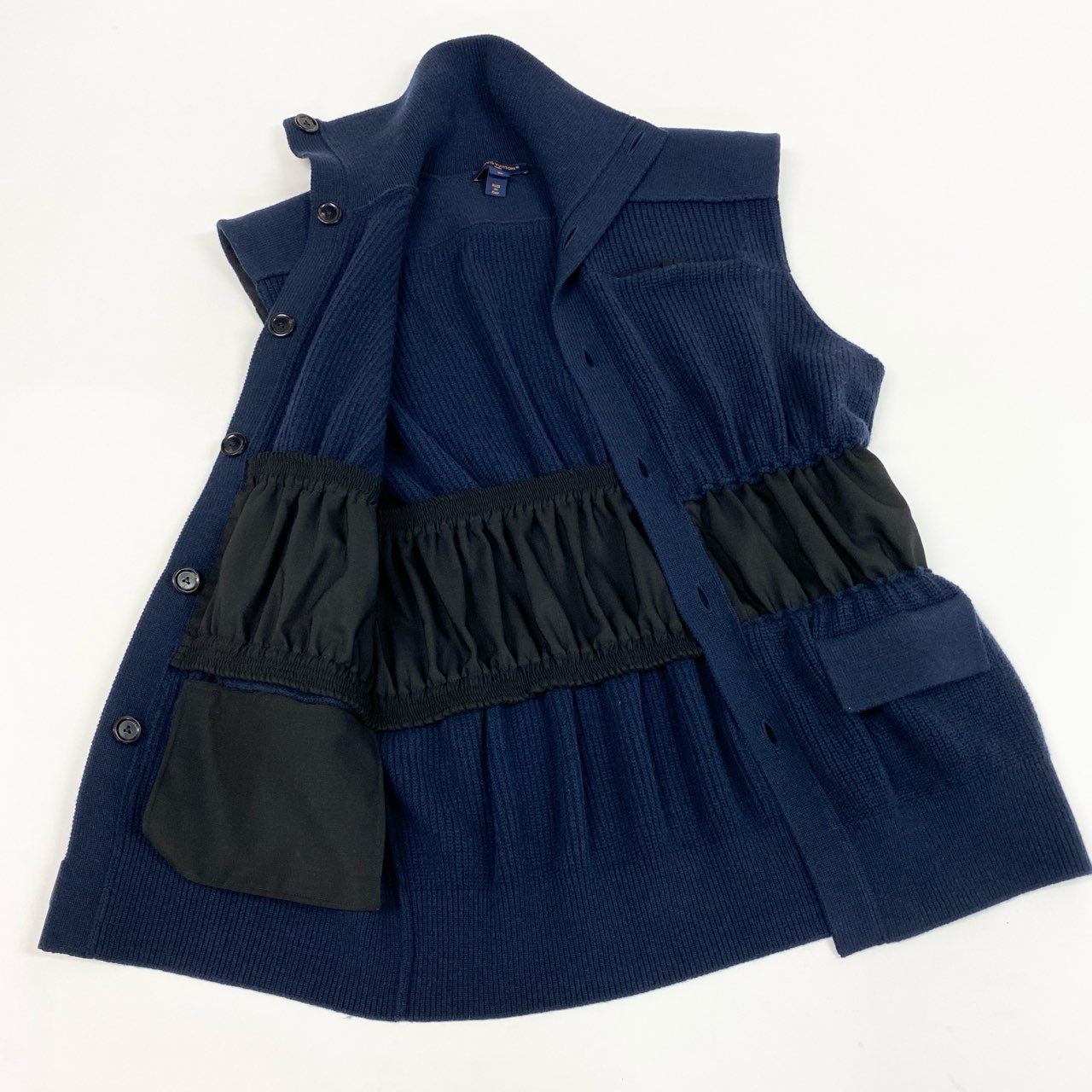 Eb19 【美品】 LOUIS VUITTON ルイヴィトン 25SS ジュエルボタン スリーブレス カーディガン ウールカシミヤ混紡 レディース Jewel Button Sleeveless Cardigan XS ナイトブルーt18r