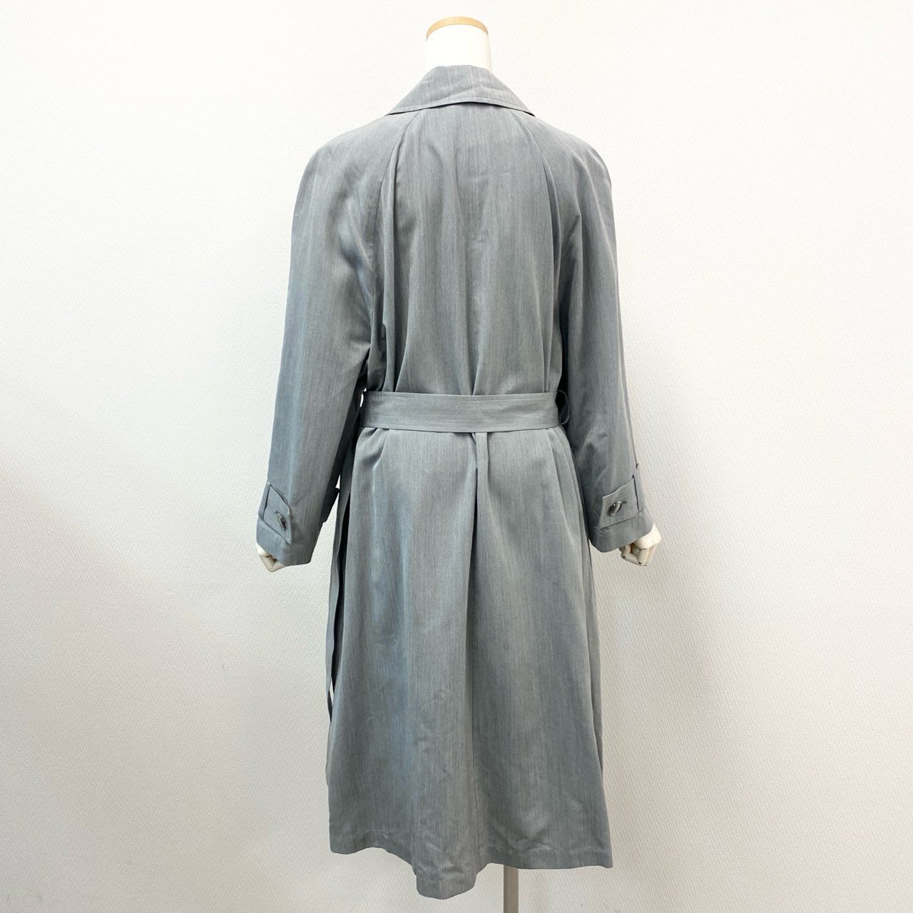 35j22 《美品》 Leilian レリアン ベルテッドコート 薄手スプリングコート 羽織り アウター サイズ9 グレー シルク レディースu02t