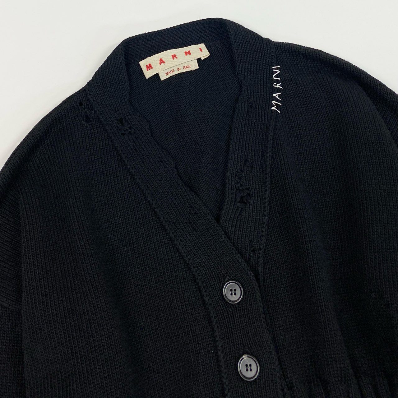 Ib19 【美品】 MARNI マルニ ダメージ クロップド カーディガン ニットカーディガン Vネック 刺繍ロゴ レディース 女性用 CDMD0223A2 UFC652 サイズ40 ブラック コットン100％t18r