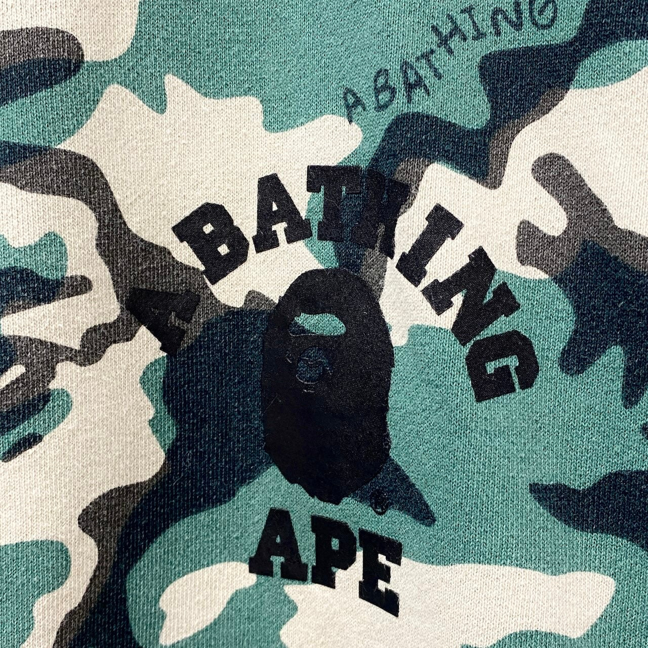 32e16 ABathing Ape アベイシングエイプ WOODLAND CAMO フルジップフーディー パーカー 001ZPJ301006M Lサイズ グリーン ベージュ コットン100％ メンズ 男性用t18r