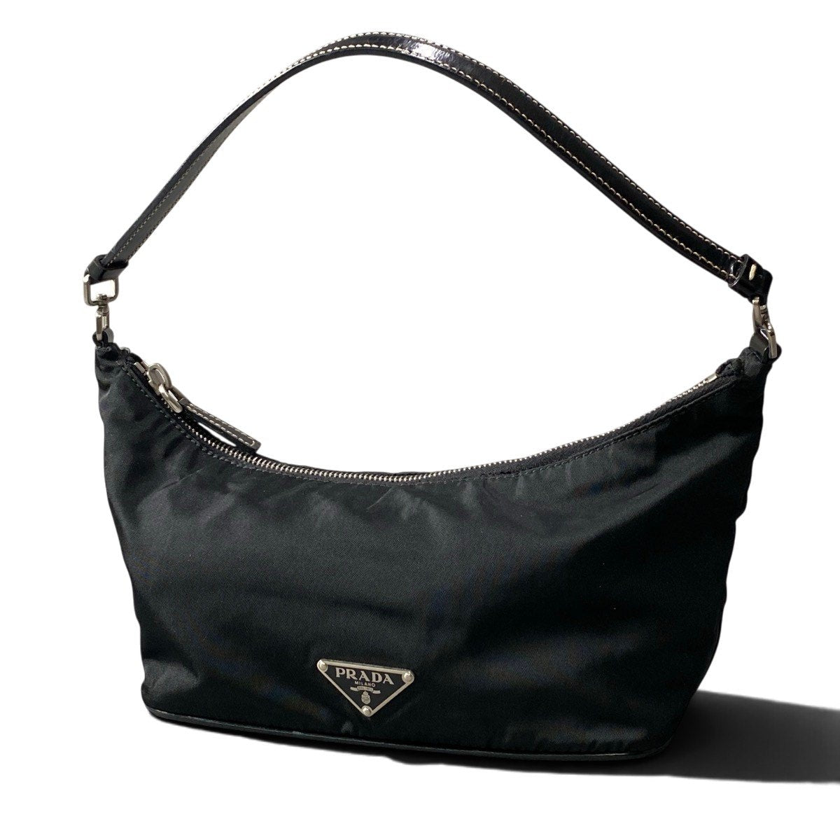 g31 PRADA アクセサリーポーチ ハンドバッグ 三角ロゴプレート ナイロン ブラック ナイロン レディース 女性用ta1