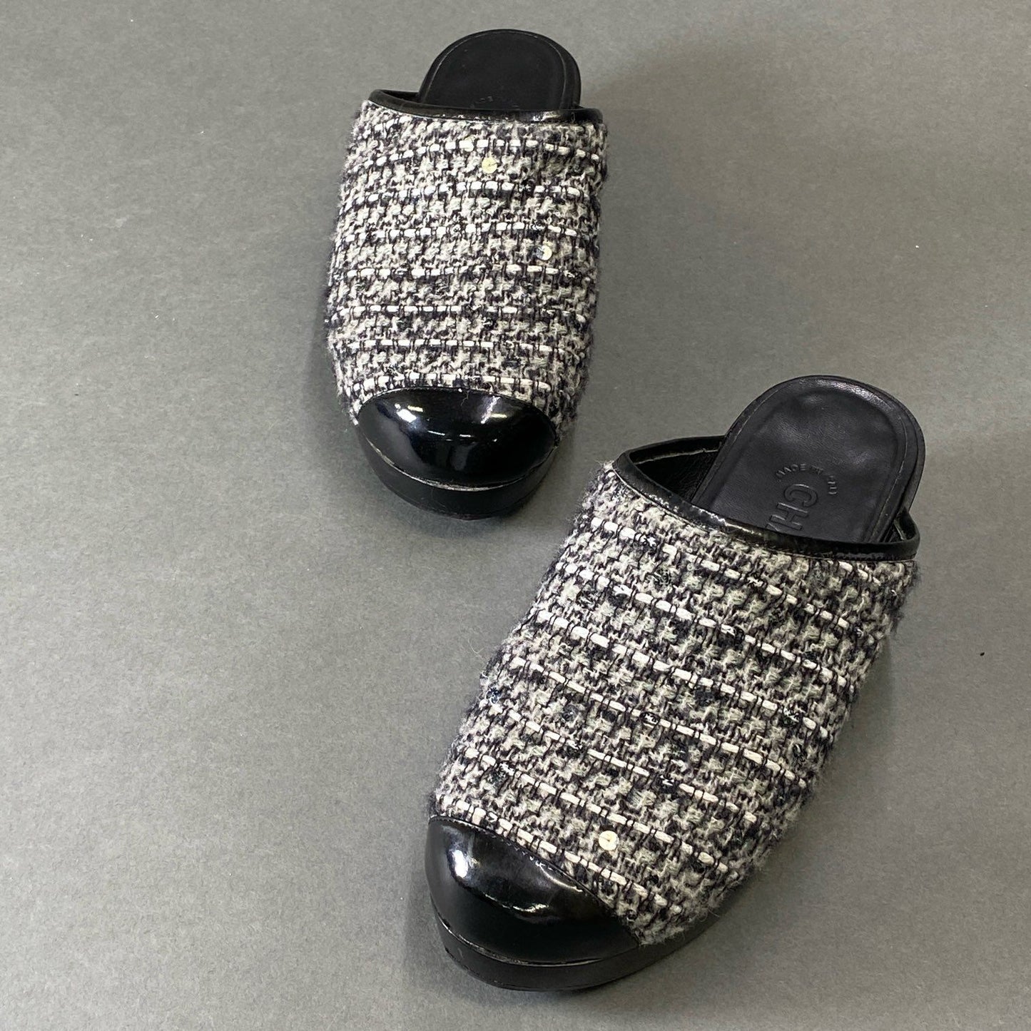 1g9 CHANEL シャネル ツイードサボサンダル 22cm程度 ブラック シューズ サンダル イタリア製
