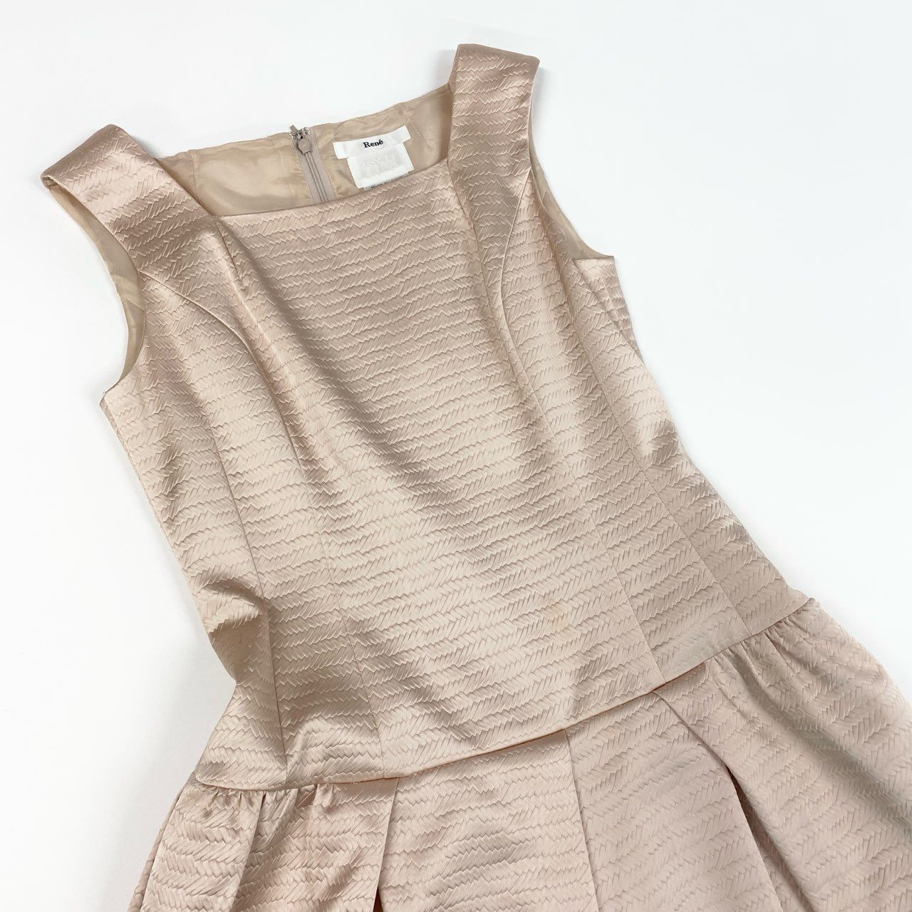 14a28 《美品》 Rene ルネ ノースリーブワンピース ドレスワンピース タックフレアスカート 36 ピンクベージュ レディース 女性用u02t
