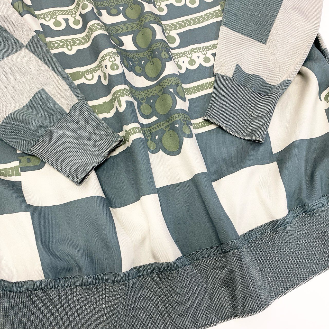 86a16 HERMES エルメス LE TRESOR DE MEDOR RAYURE ツイルレーヌ 長袖カットソー ニット切替 総柄 シルク100％ メンズ 紳士服 2H2835D5 34 グリーン系 グレーo07t