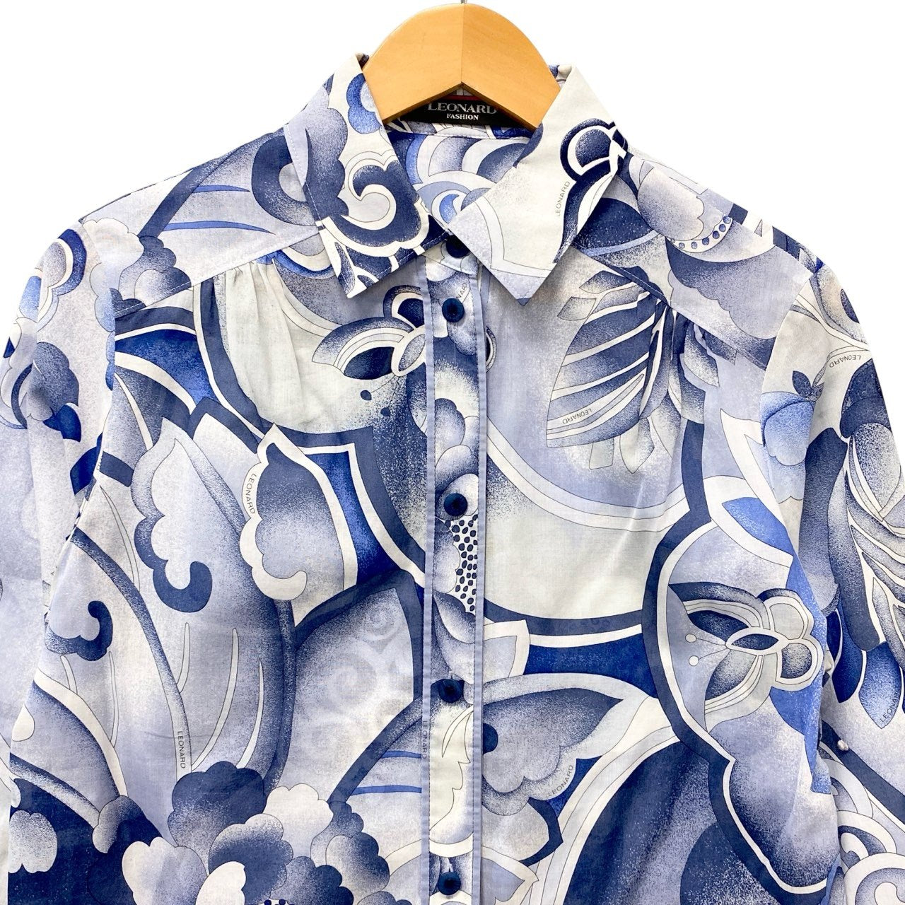 84b17 LEONARD レオナール ロングスリーブシャツ チュニックシャツ 総柄プリント 0395247 9Rサイズ ブルー系 コットン100％ レディース 女性用u02t