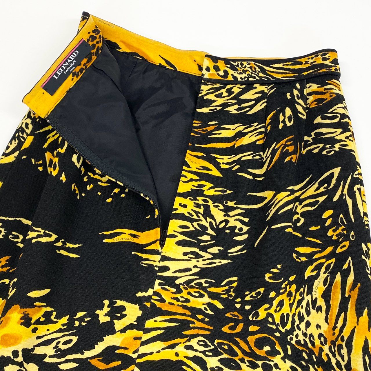 3k19 LEONARD FASHION レオナール タイトスカート ひざ丈スカート 総柄プリント レディース 女性用 63－90 ブラック イエロー ウール100％u02t