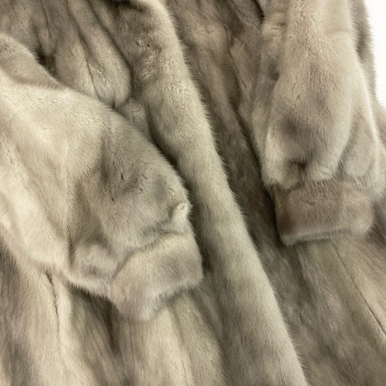 49L4 SAGA MINK サガミンク 銀サガ サファイアミンク セミロングコート シルバー グレー 最高級本毛皮 MINK FUR リアルファーt18r
