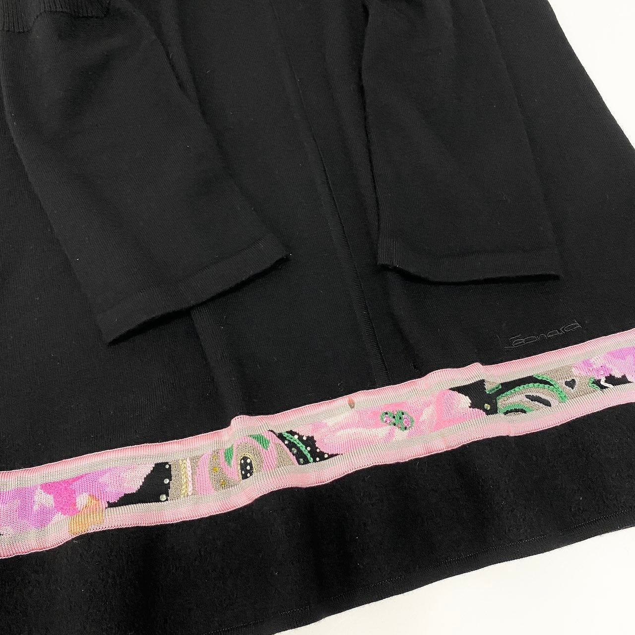 66d27 LEONARD FASHION レオナール 七分袖 ニットワンピース 膝丈ワンピース  花柄刺繍 ラインストーン装飾 サイズ40 ブラック レディース 女性用o07t