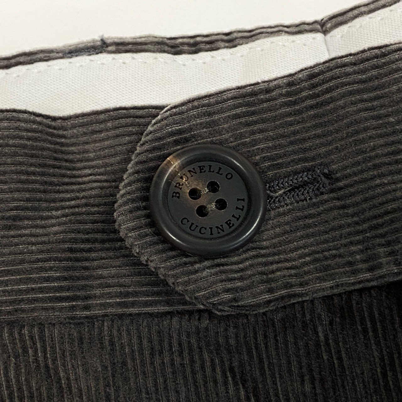 33b27 《美品》 BRUNELLO CUCINELLI ブルネロクチネリ コーデュロイ生地 スラックスパンツ ボトムス 44 ブラウン コットン メンズu02t