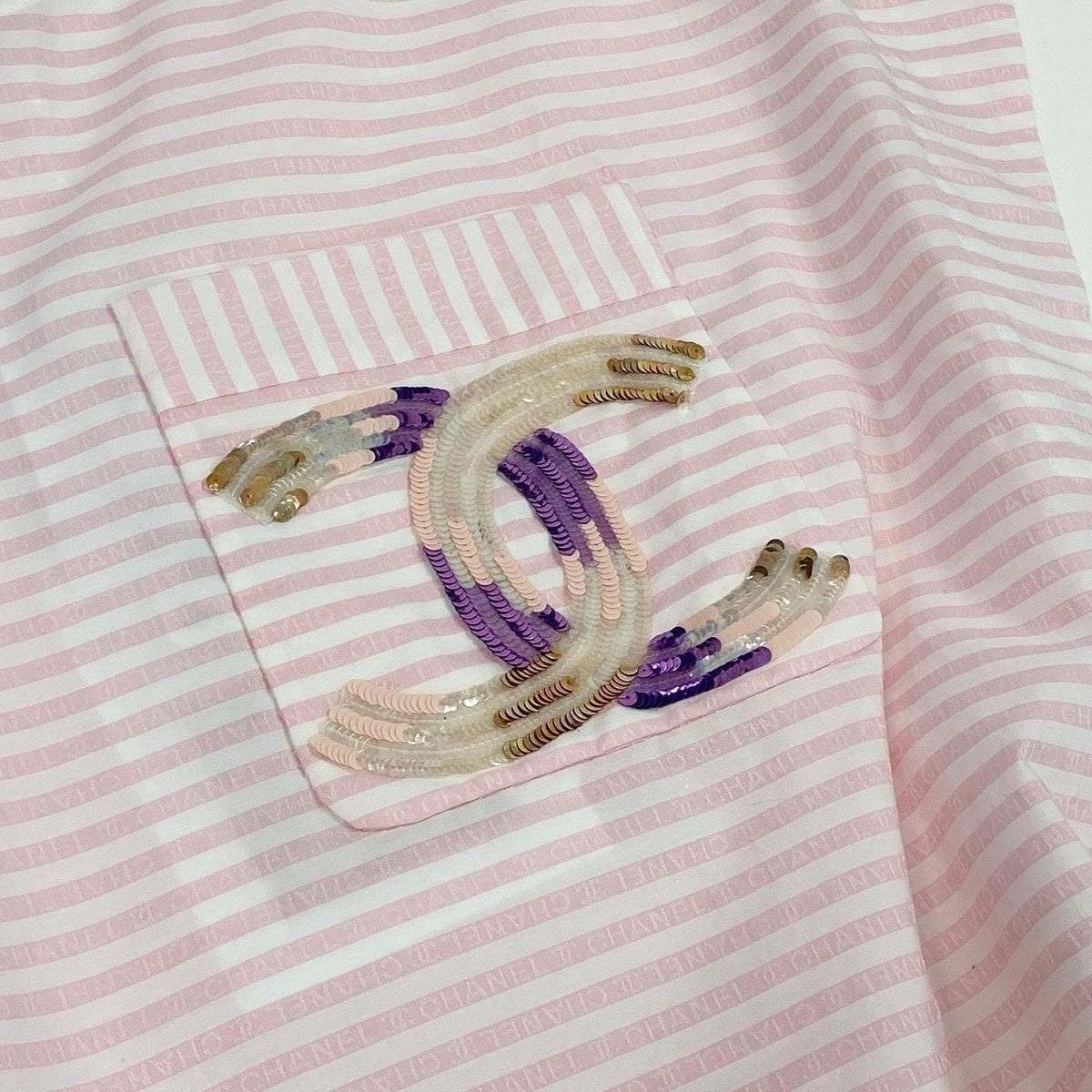 Ce29 《未使用品》 定価60万 CHANEL シャネル 24C ココマーク スパンコール ボーダーシャツ 24C Coco Rose Blanc Blouse Top P76405 42 ピンク タグ付t18r