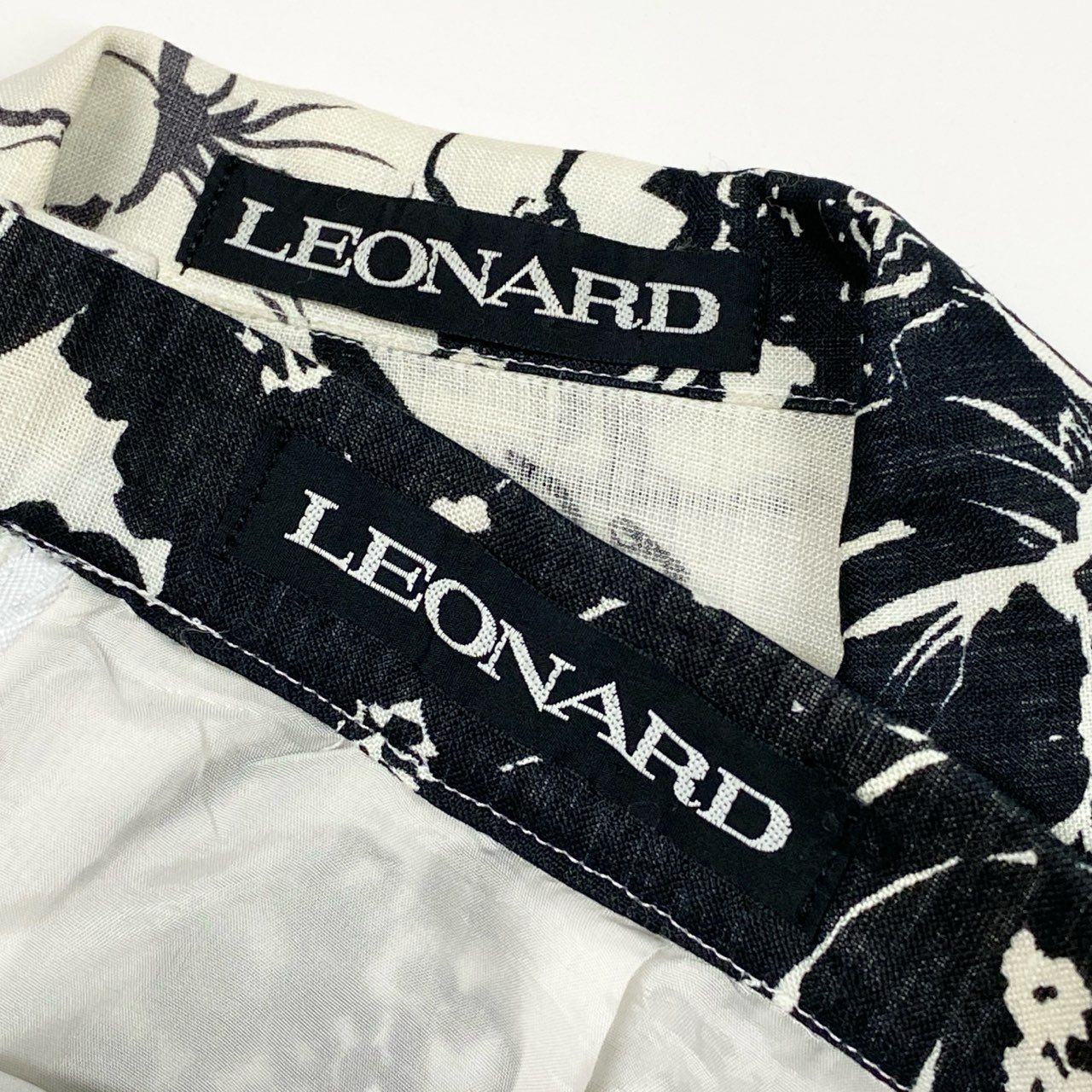 4b4 LEONARD レオナール スカートセットアップ ジャケット タイトスカート 花柄 9ARサイズ ホワイト ブラック リネン100％ レディース 女性用o07t