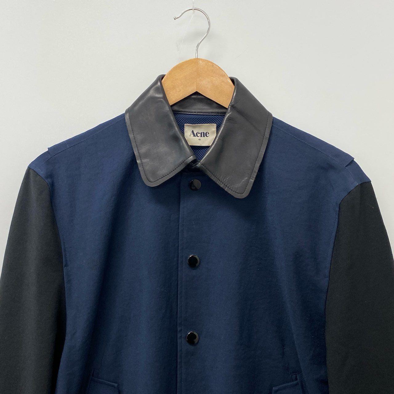 62a28 Acne アクネ オールド ブルゾンジャケット 襟レザー アウター 48サイズ ネイビー ポリエステル100％ 牛革 メンズu02t