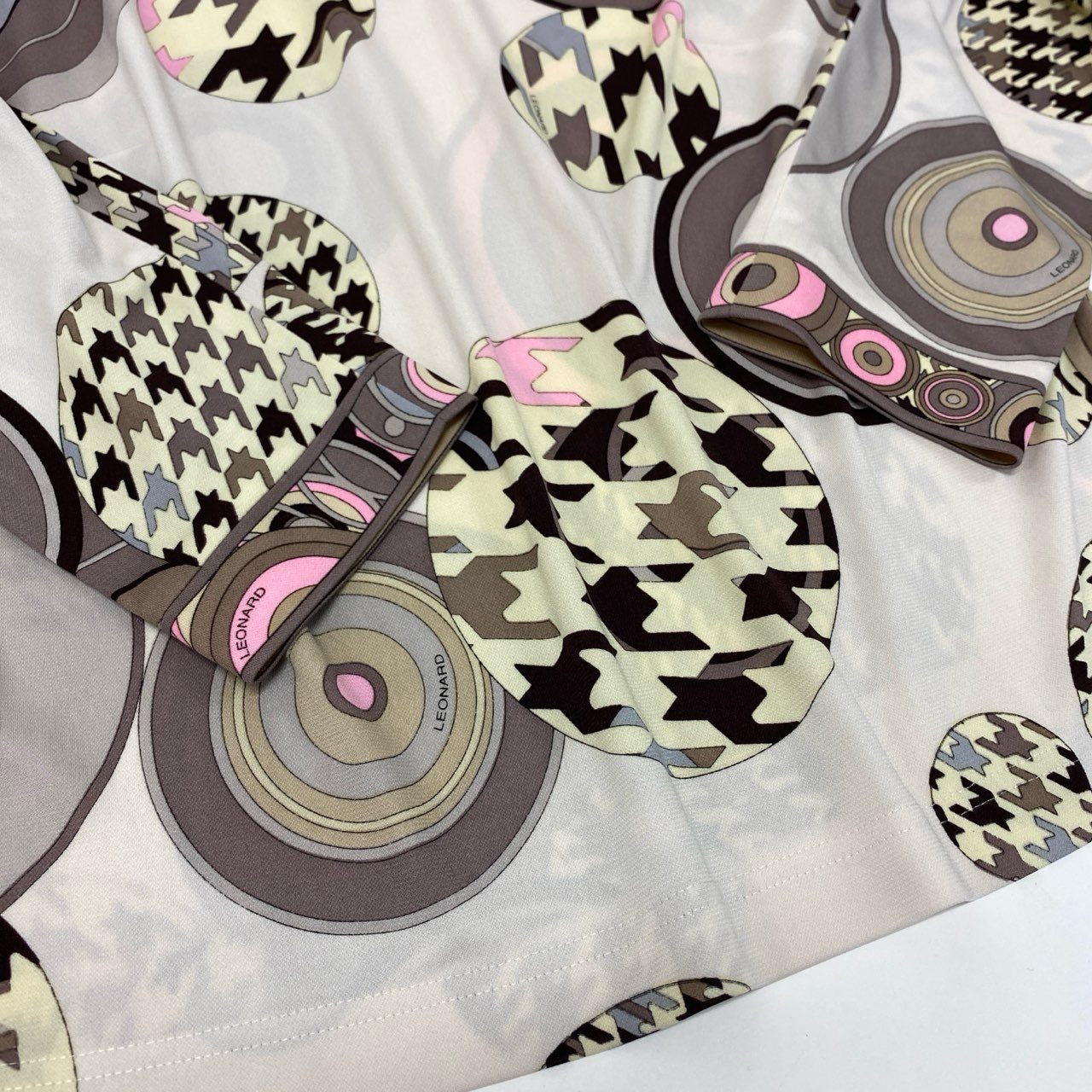 38k19【美品】LEONARD レオナール 長袖カットソー カンカン素材 総柄 クルーネック トップス 0179503 Lサイズ マルチカラー レディースu02t