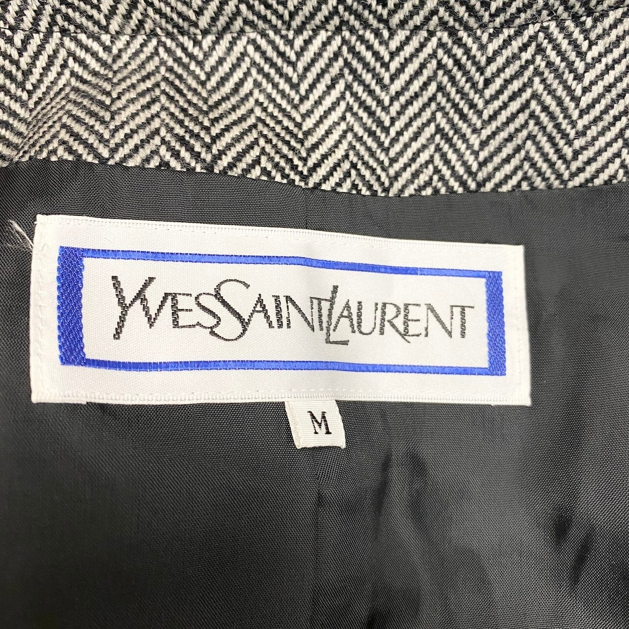 31g2 YVES SAINT LAURENT イヴサンローラン ノーカラージャケット ヘリンボーン柄  サイズM ブラック ホワイト ウール100％ レディース 女性用u02t