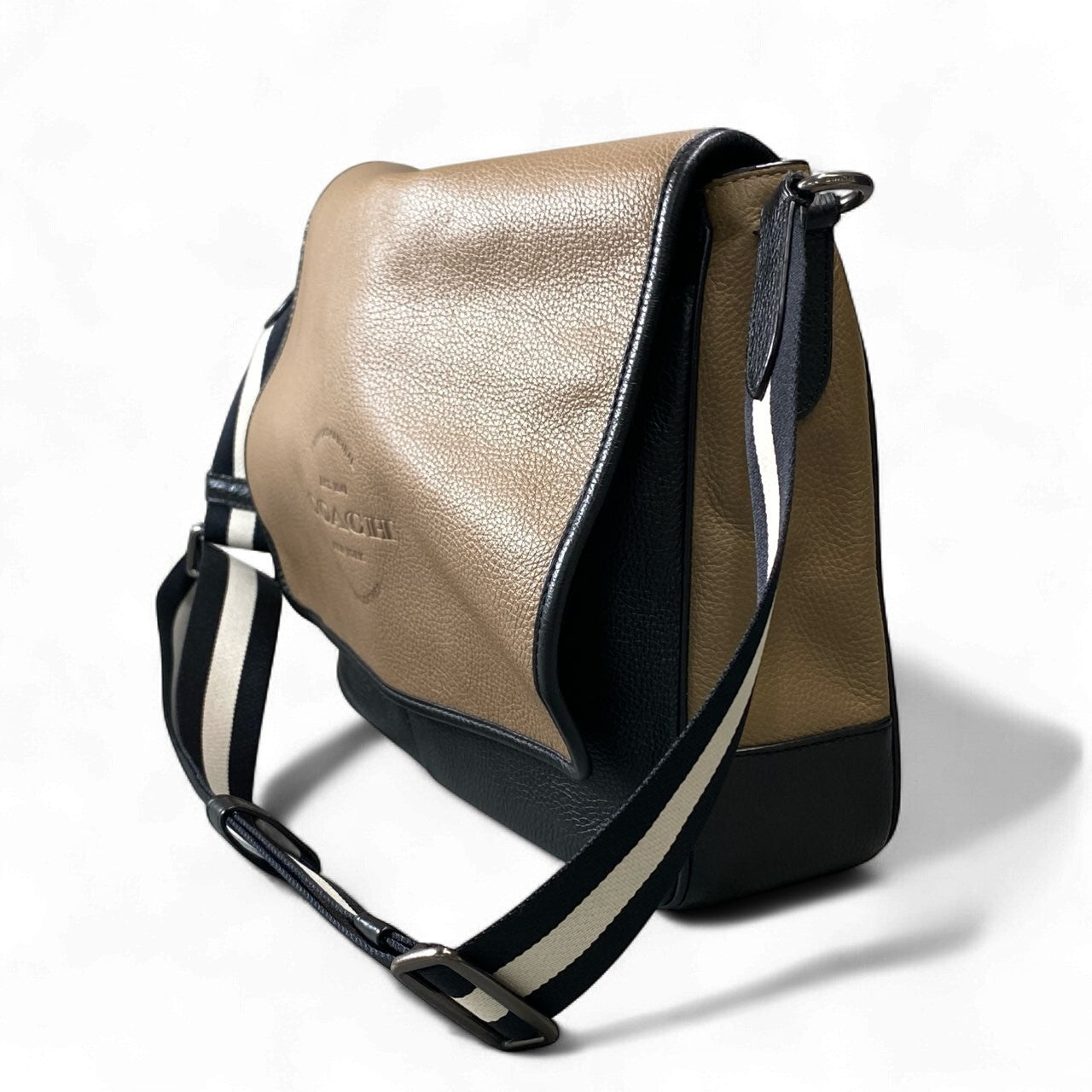 bk18《美品》 COACH コーチ 斜め掛け メッセンジャーバッグ ショルダーバッグ C5395 ベージュ ブラック レザー クロスボディ 鞄 カバン A4収納可 ビジネスt18r