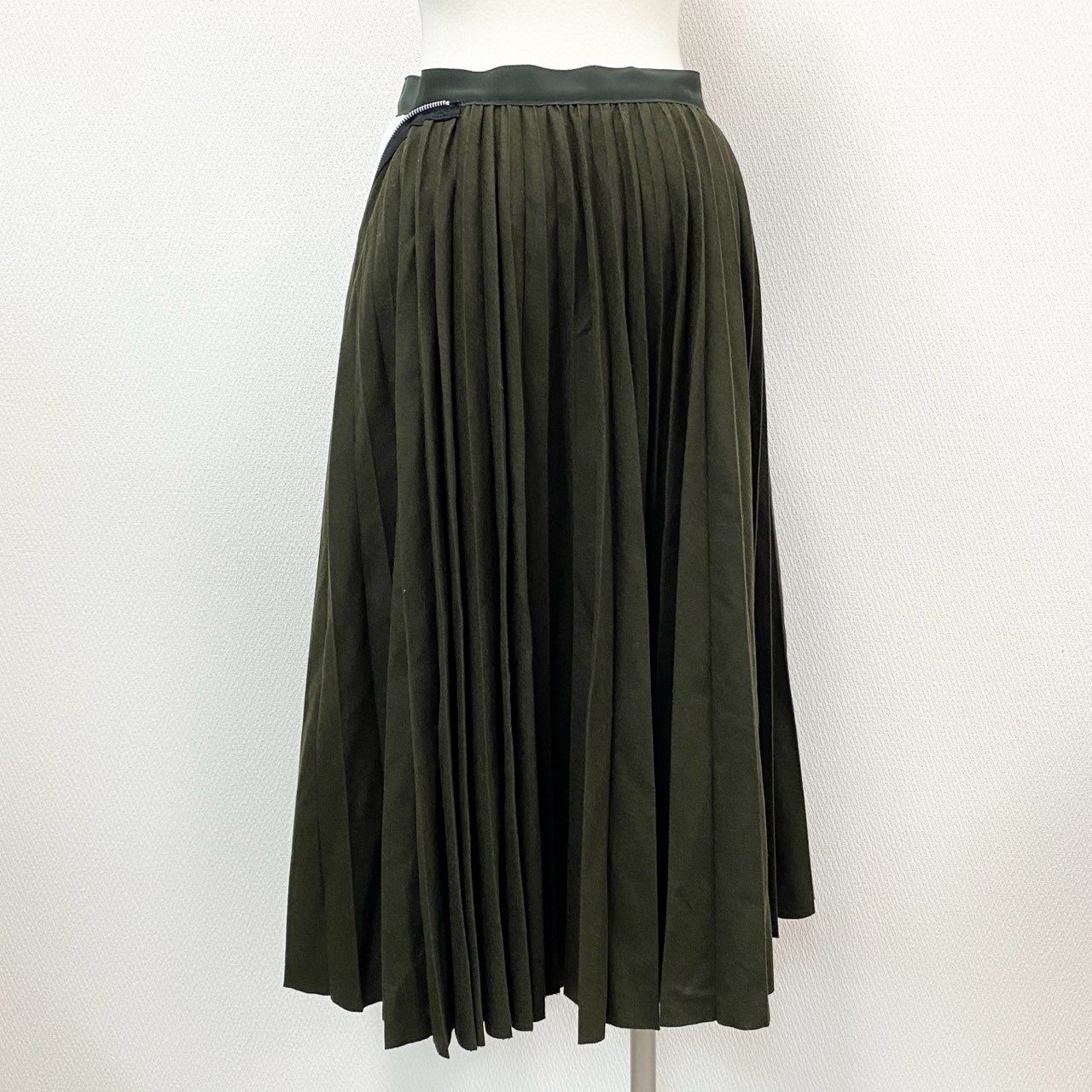 76a14 Sacai サカイ Zip Detail Pleated Skirt ジップデザイン プリーツスカート 19-04540 2 カーキ 日本製