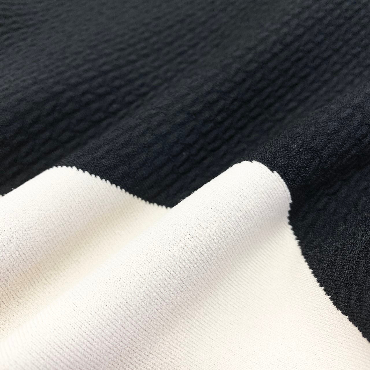 84c19 ALEXANDER MQUEENN アレキサンダーマックイーン 半袖ニットワンピース フレアワンピース バイカラー レディース 女性服 イタリア製 サイズS ブラック オフホワイトu02t