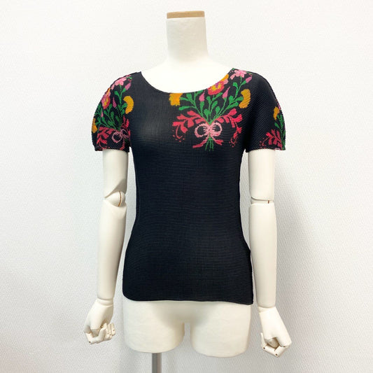18j17《美品》ISSEY MIYAKE me イッセイミヤケ ミー ワッフルプリーツカットソー 半袖カットソー 花柄 MI03FK276 F ブラック マルチカラー レディースu02t