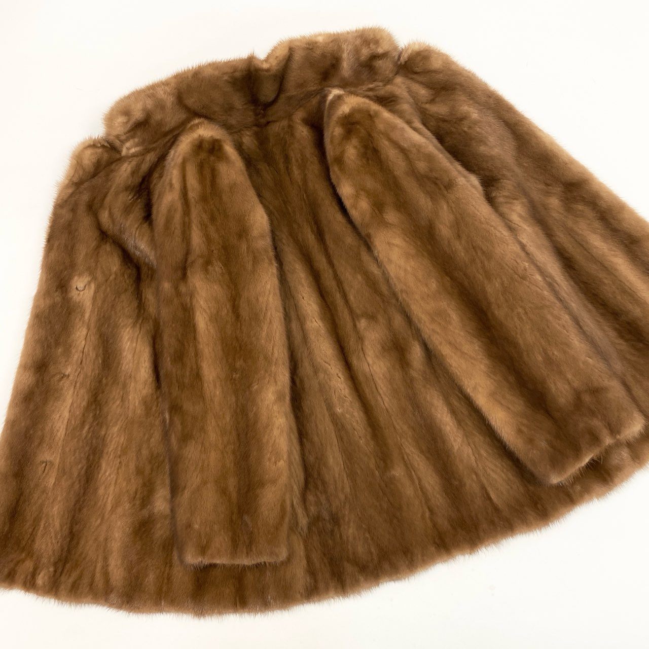40L10 SAGA MINK サガミンク パステルミンク リアルファーコート サイズ11号 茶系 最高級本毛皮 MINK FUR 裏地刺繍デザインt18r