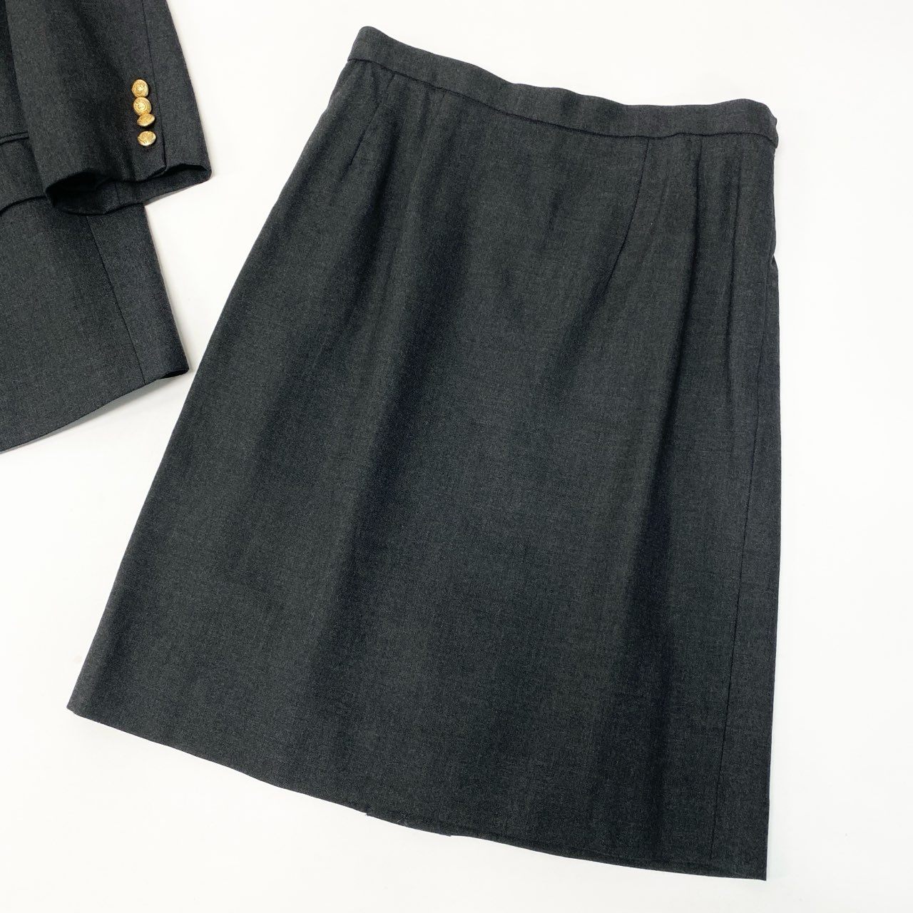 83b23【美品】Burberrys バーバリーズ スカートセットアップ テーラードジャケット タイトスカート 金ボタン 13サイズ グレー ウール100％ レディース 女性用u02t