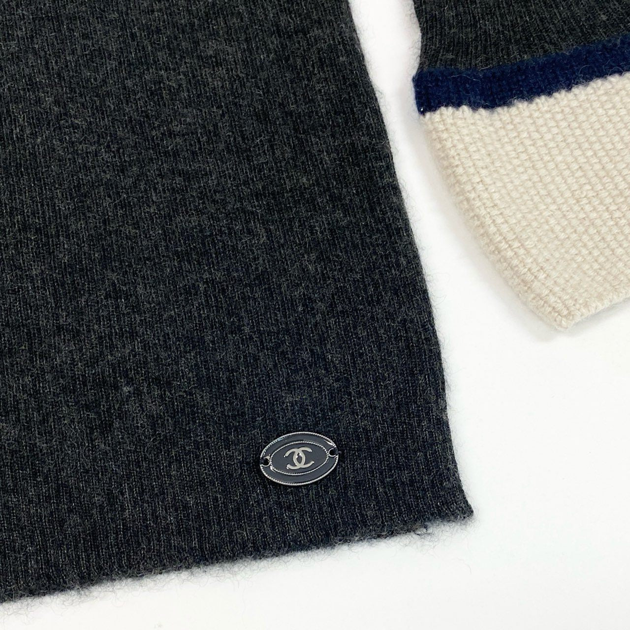 10a13 CHANEL シャネル クルーネック ニットセーター リブニット 長袖 カシミヤシルク混〇  レディース 女性用 P31828K00700 サイズ42 ダークグレー オフホワイト ネイビーo07t