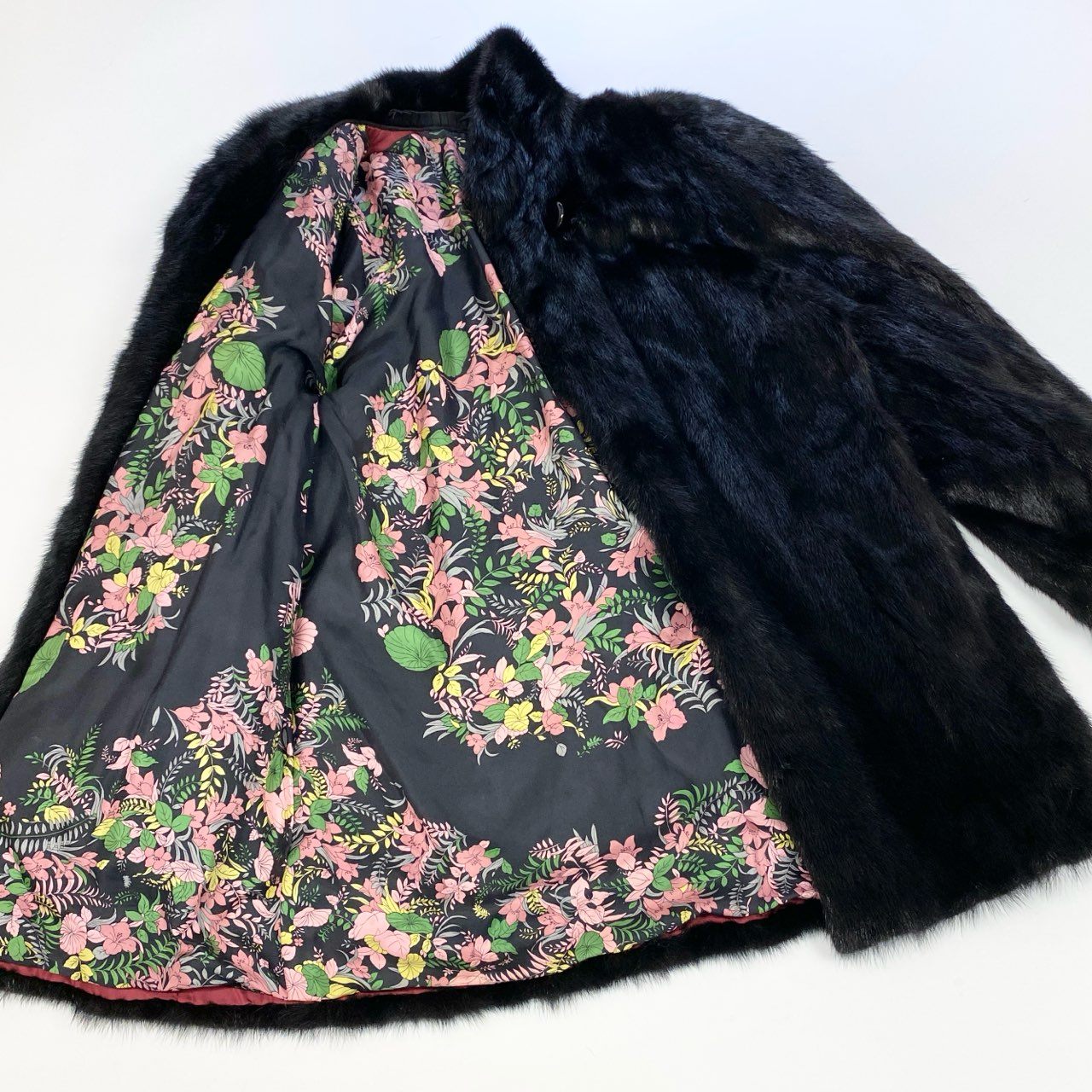 42k14【美品】毛皮コート ファーコート ダークミンク ミンクファー セミロングコート 裏地花柄 シルク ブラック レディースu02t
