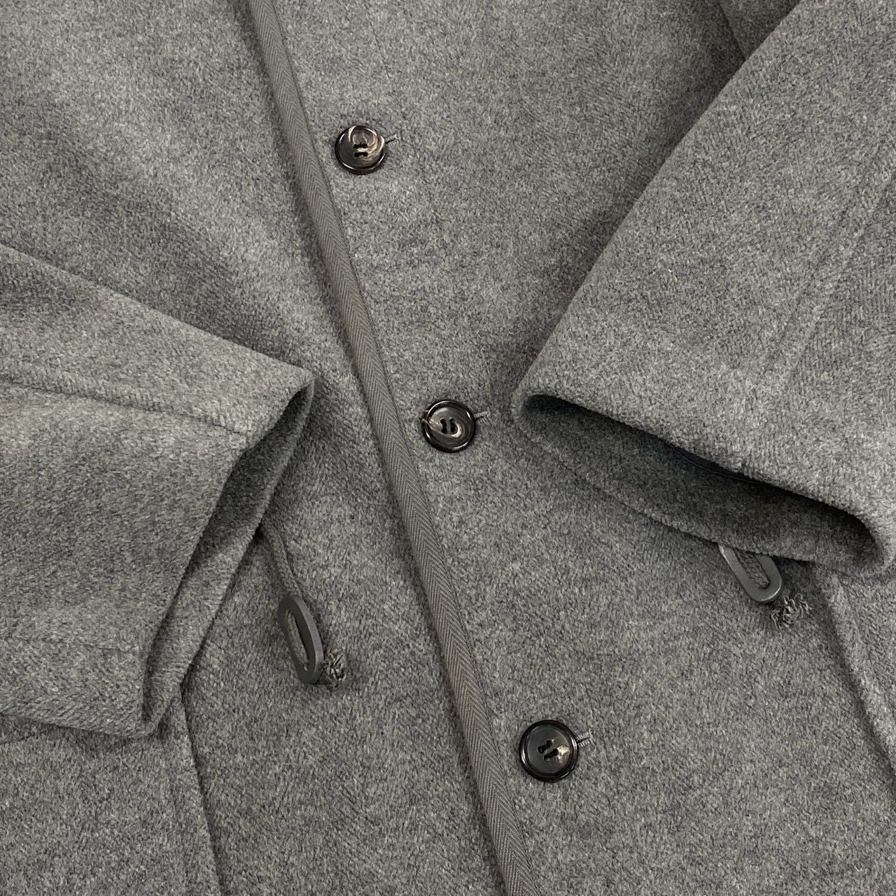 87l20 Papas パパス ロングコート ウールコート フード付き 胸元ロゴ刺繡 M グレー ウール メンズu02t