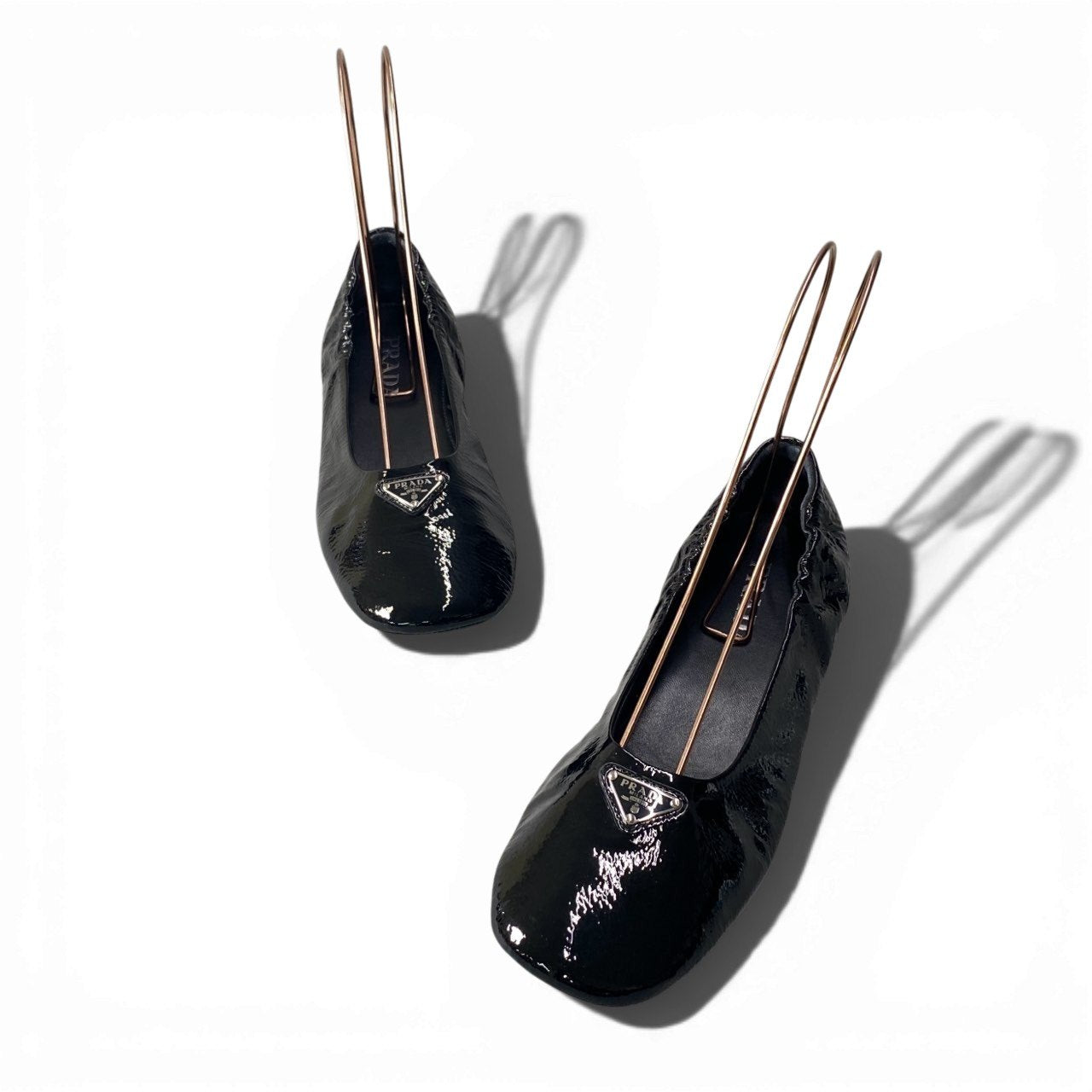 c17 【美品】PRADA プラダ ナプラップパテントレザー バレリーナ バレエシューズ サイズ37 ブラック レディースk02i