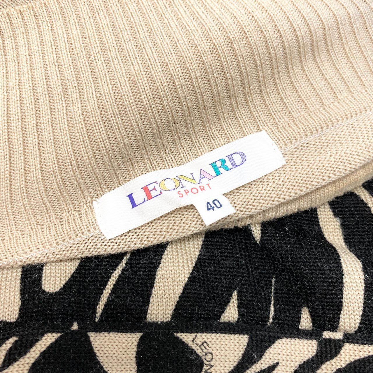 58k22 LEONARD レオナール リブニットセーター ハイネック ロングスリーブ 総柄 レディース 女性用 40 ベージュ ブラック ウール100％u02t