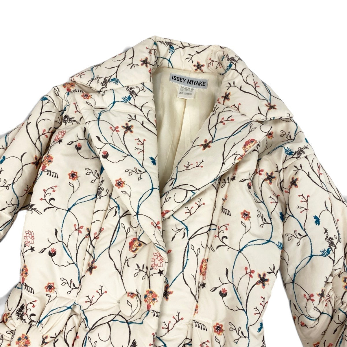 81j6 ISSEY MIYAKE イッセイミヤケ 20003年AW ランウェイ着 アーカイブ 総刺繍ジャケット 2 アイボリー Archive Embroidered Jackett18r