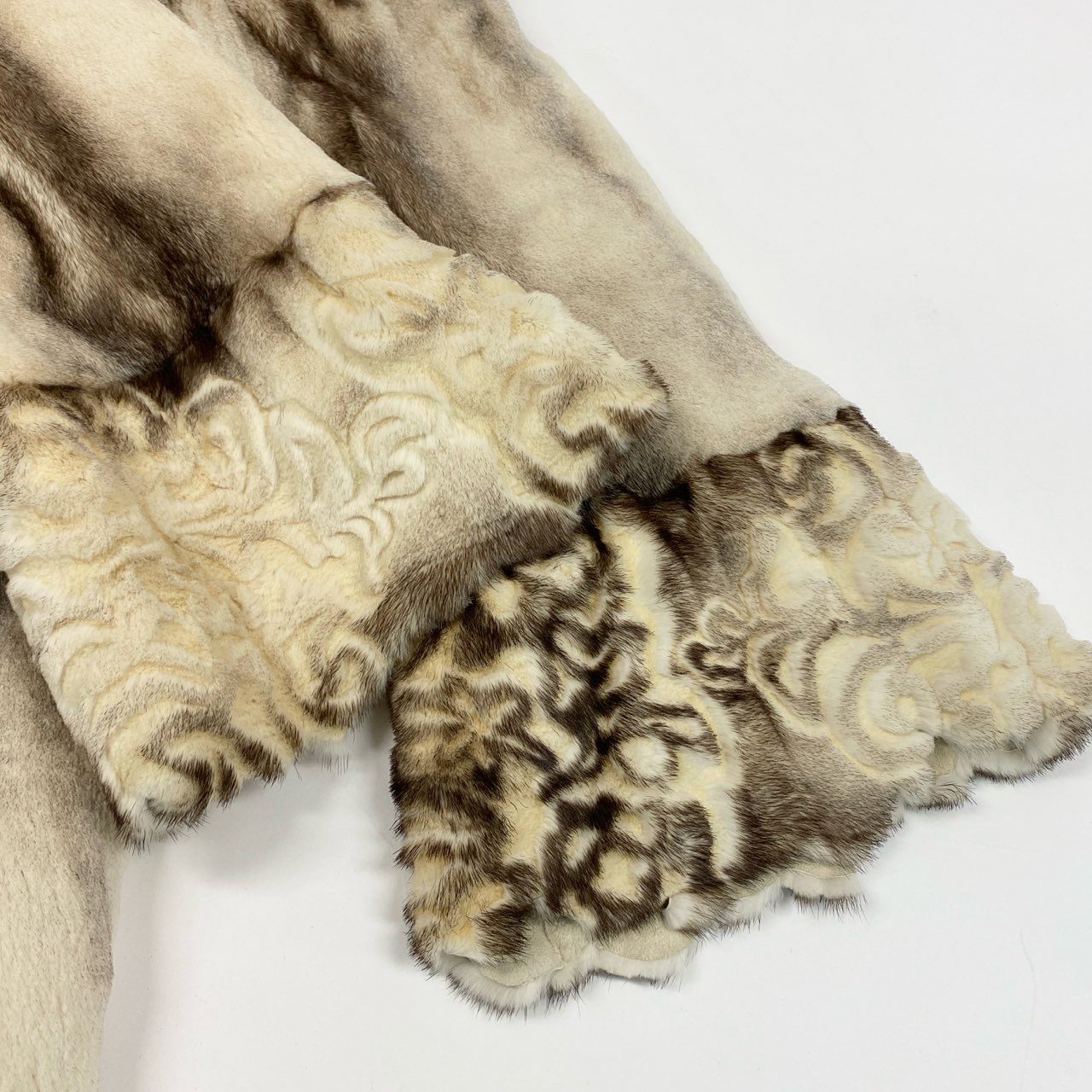 48k2《超希少》 Pellicce Moda ペリーチェモーダ クロスミンク カービングデザイン 超ロングコート 135cm 最高級本毛皮 CROSS MINK FURt18r