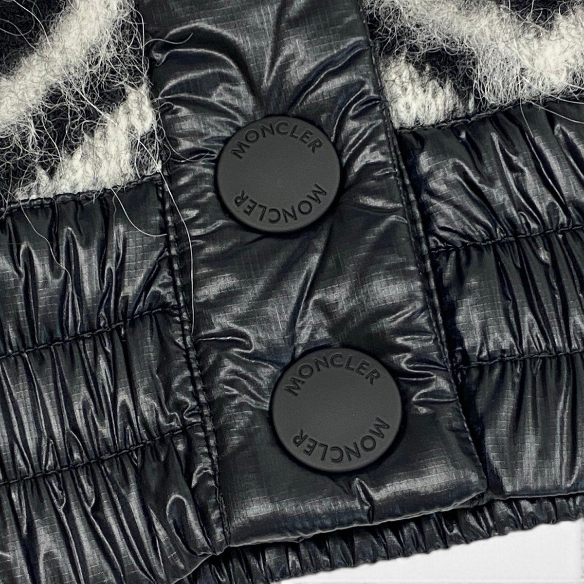 Ii4 【未使用タグ付】 MONCLER モンクレール 2022AW GRENOBLE APRES-SKI カーディガン ニットジャケット H20989B00002 M2085 サイズS ブラック ホワイト レディースk02i
