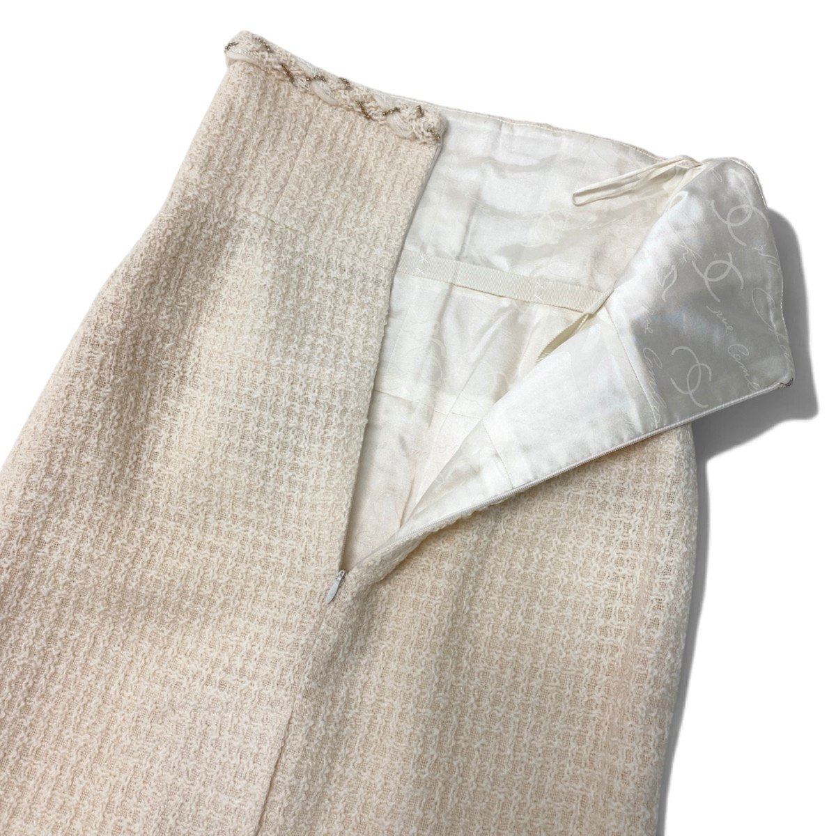 i13 CHANEL シャネル 07A CCボタン ハイウエスト ツイードスカート CC Button High Waisted Tweed Skirt Ivory P32102 Size 36t18r