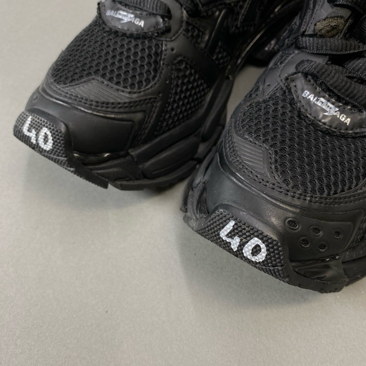 4j23 BALENCIAGA バレンシアガ RUNNER ローカットスニーカー シューズ USED加工 677403 40 26.5cm ブラック メンズo07t