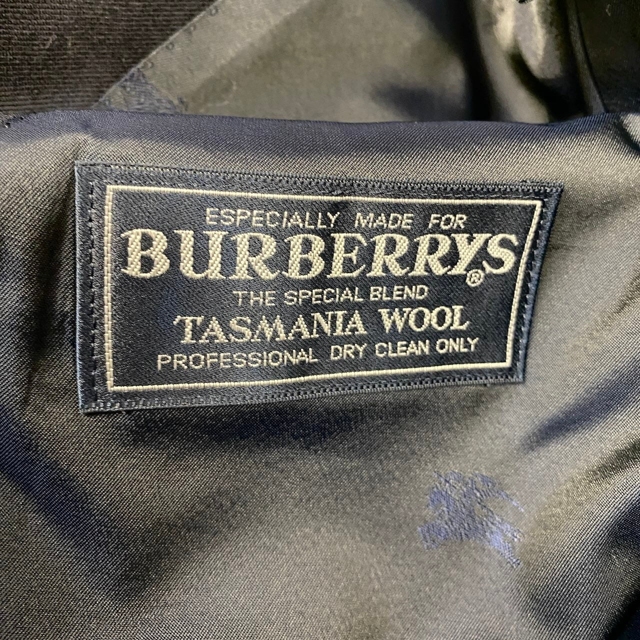 50e21 BURBERRYS バーバリーズ テーラードジャケット ブレザー 紺ブレ 金ボタン 日本製 AB5サイズ ネイビー メンズ 男性用u02t
