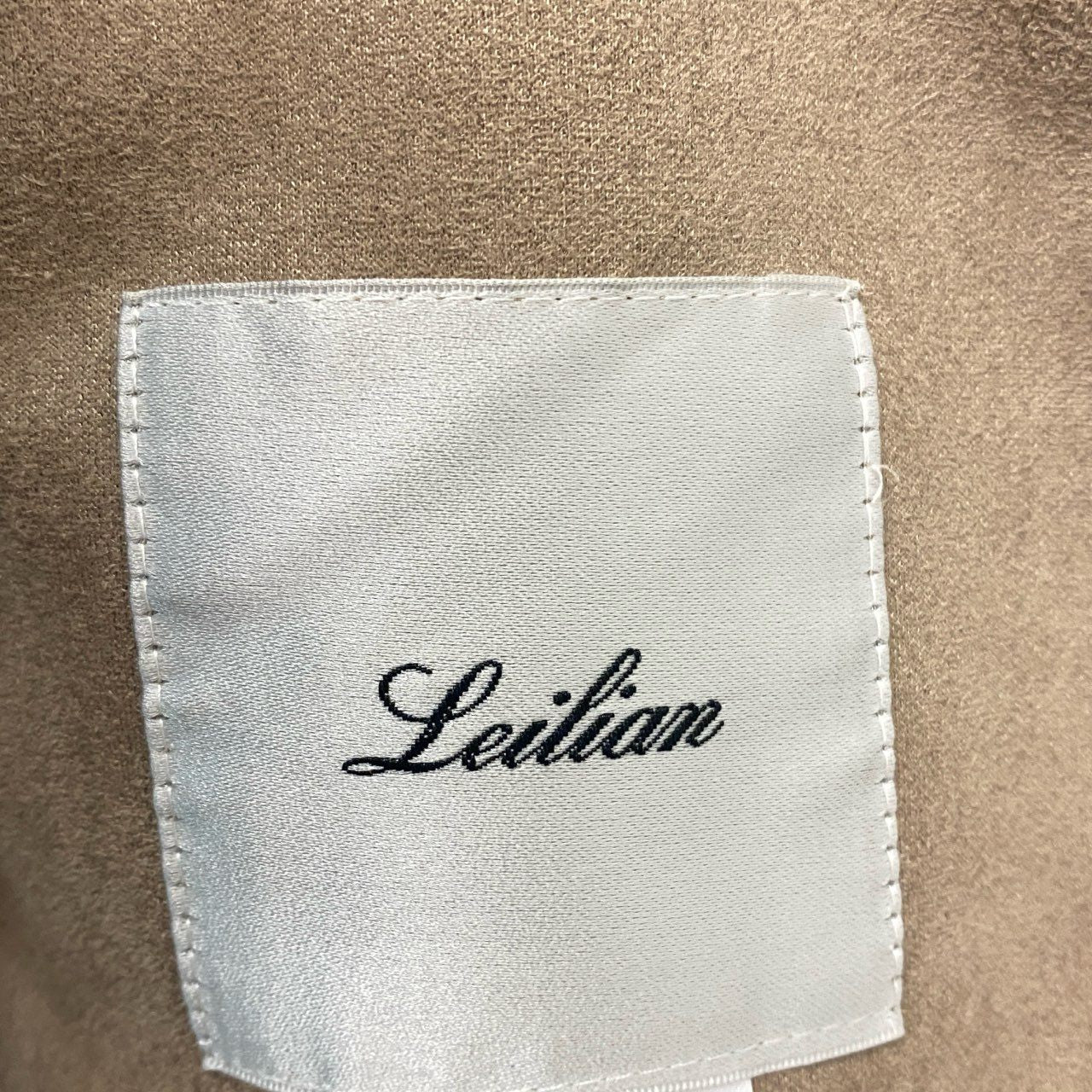 78b12 【美品】Leilian レリアン ノースリーブコート プードルファー アウター 9サイズ ベージュ ポリエステル100％ レディース 女性用u02t