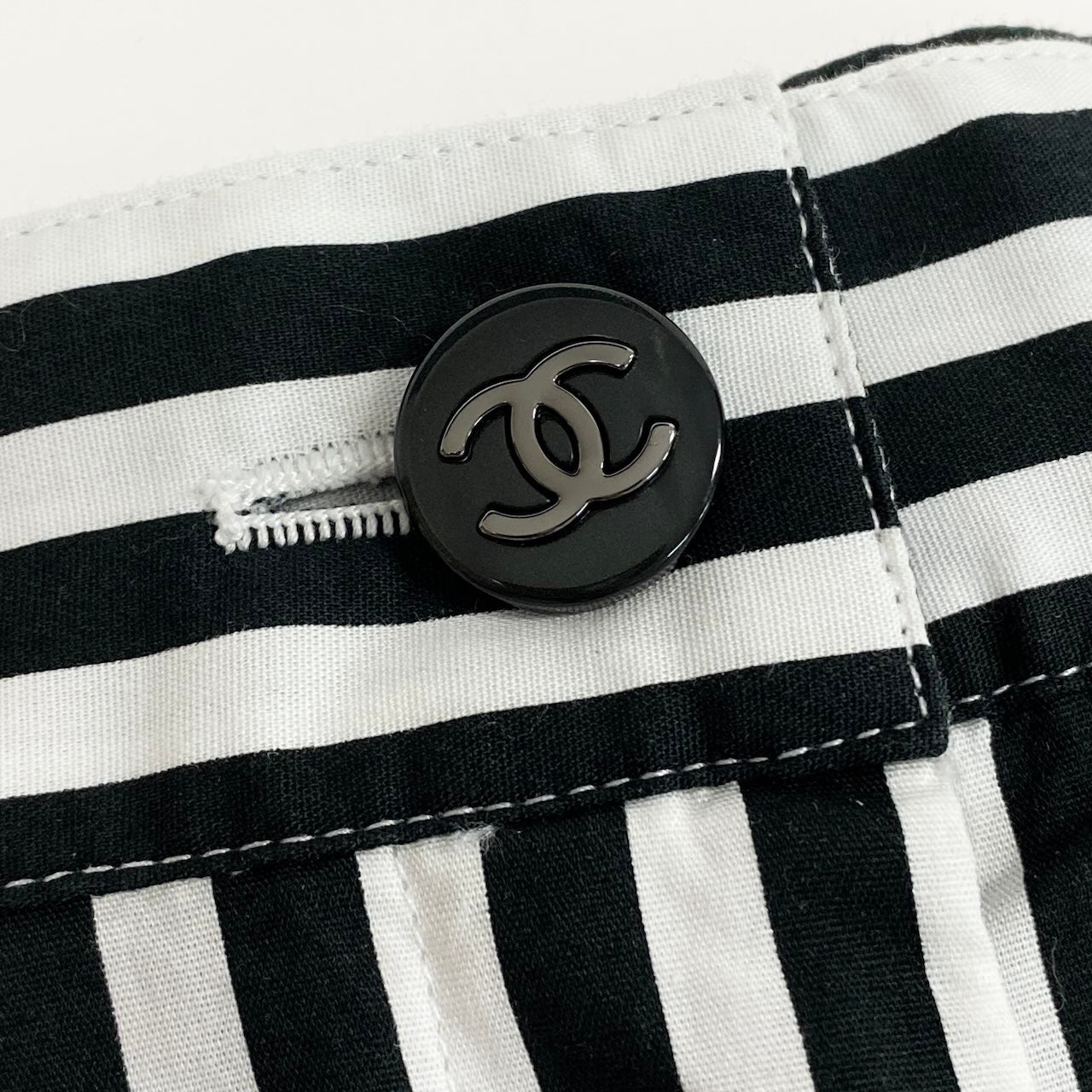 Ce11 【新品保管品】CHANEL 2024SS スラックスパンツ ラインストーンココマーク ストライプ P76233V68306 MB103 34サイズ ホワイト ブラック レディース 女性用ta1