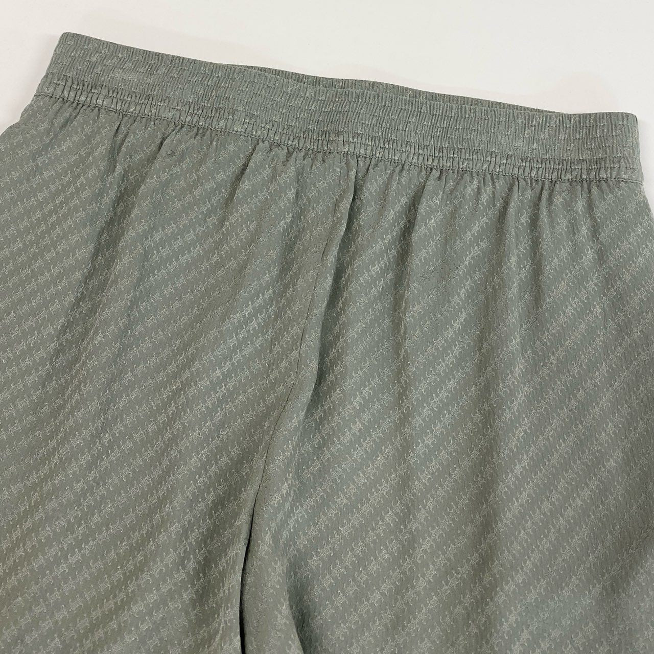 Ii29 《美品》 CELINE セリーヌ トリオンフ 総柄 ショートパンツ ハーフパンツ 2R711130R サイズ36 グレー シルク100 レディースu02t