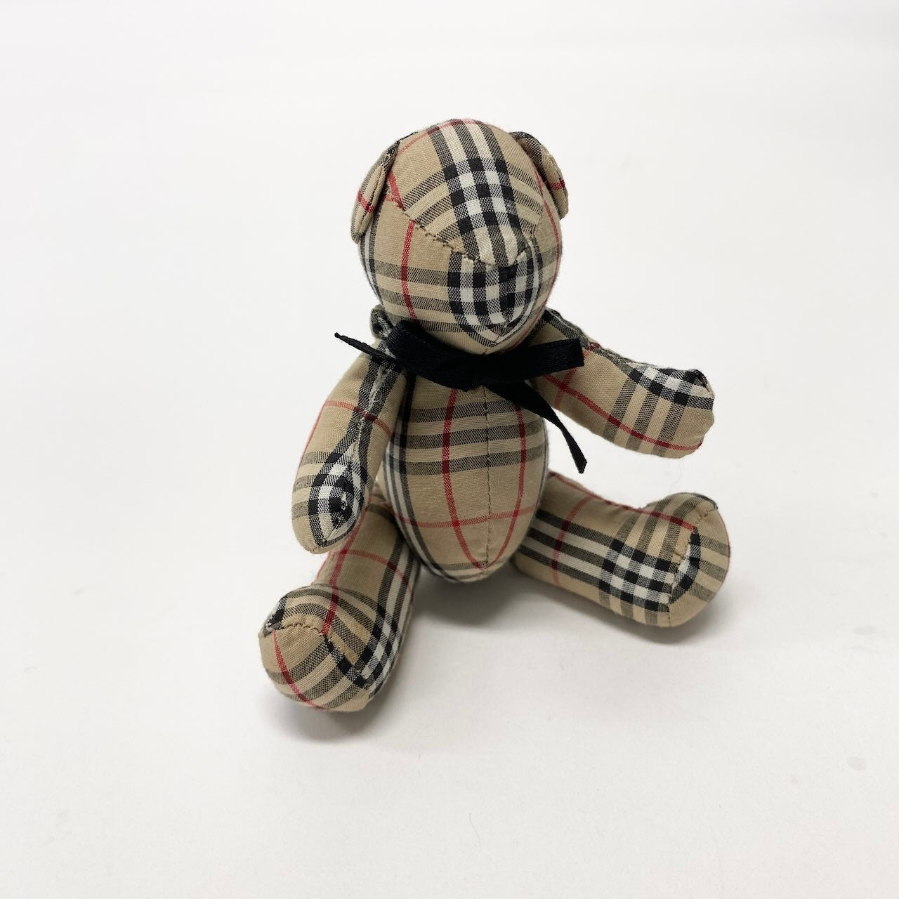 23e7 BURBERRY LONDON バーバリーロンドン ダウンジャケット ジャンパー ノバチェック ブルーフォックス ベアチャーム付 サイズ130A ブラック キッズ 子ども服u02t