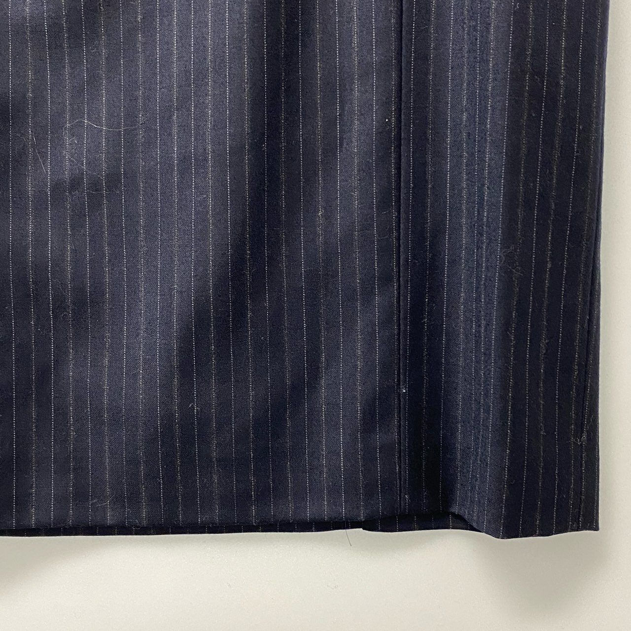 85b10 【美品】Salvatore Ferragamo サルヴァトーレフェラガモ スカートスーツセットアップ ジャケット スカート ストライプ 40サイズ ネイビー ウール100％ レディース 女性用u02t