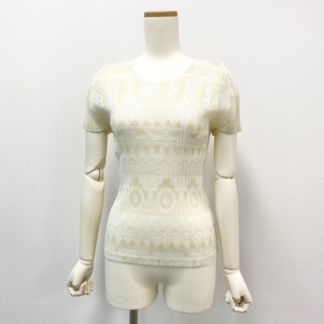 34i18《極美品》PLEATS PLEASE プリーツプリーズ 半袖カットソー Tシャツ トップス メッシュ 総柄 サイズ4 アイボリー ホワイト レディース 女性用u02t