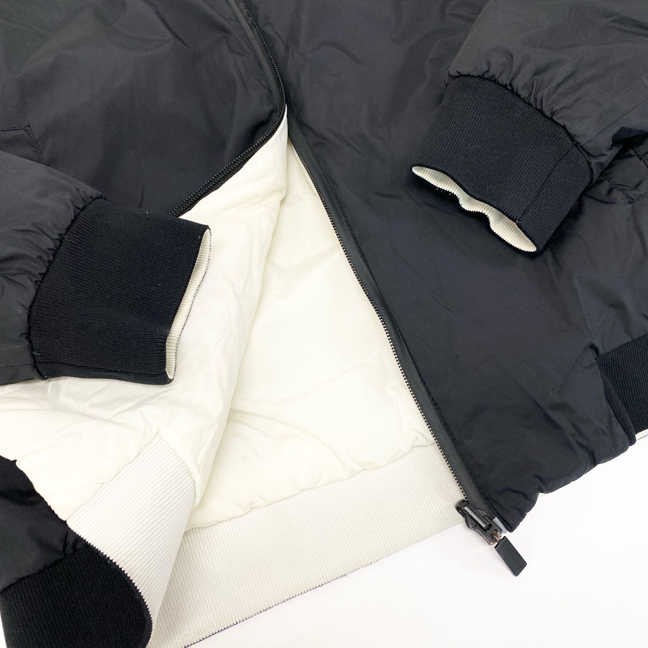 31L8 FENDI フェンディ モンスター バグズアイ リバーシブル ナイロンジャケット 中綿ジャケット FAA527 46サイズ ホワイト ブラック メンズo07t