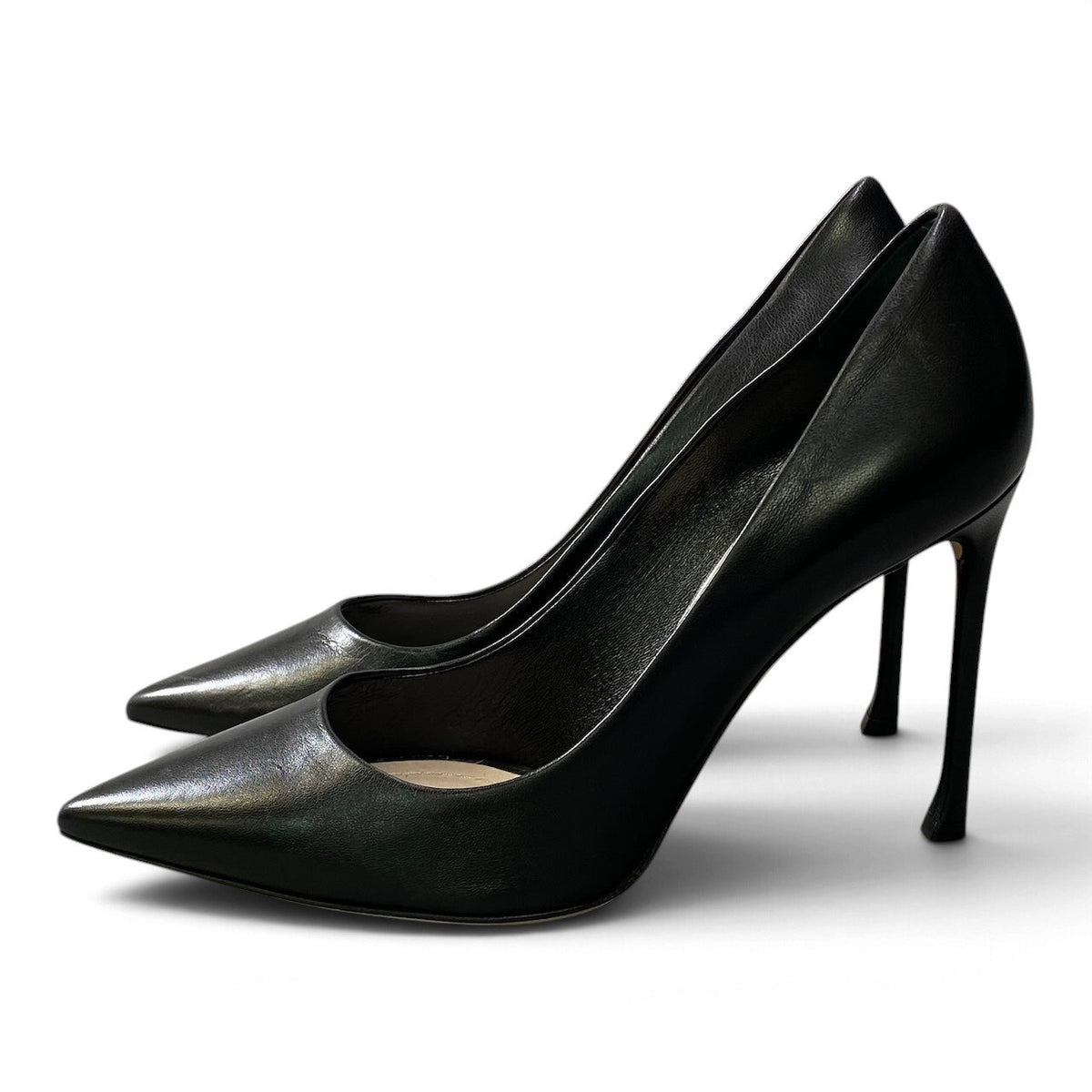 j13 【極美品】Christian Dior レザーパンプス ポインテッドヒールパンプス 39サイズ ブラック レザー レディース 女性用k02i