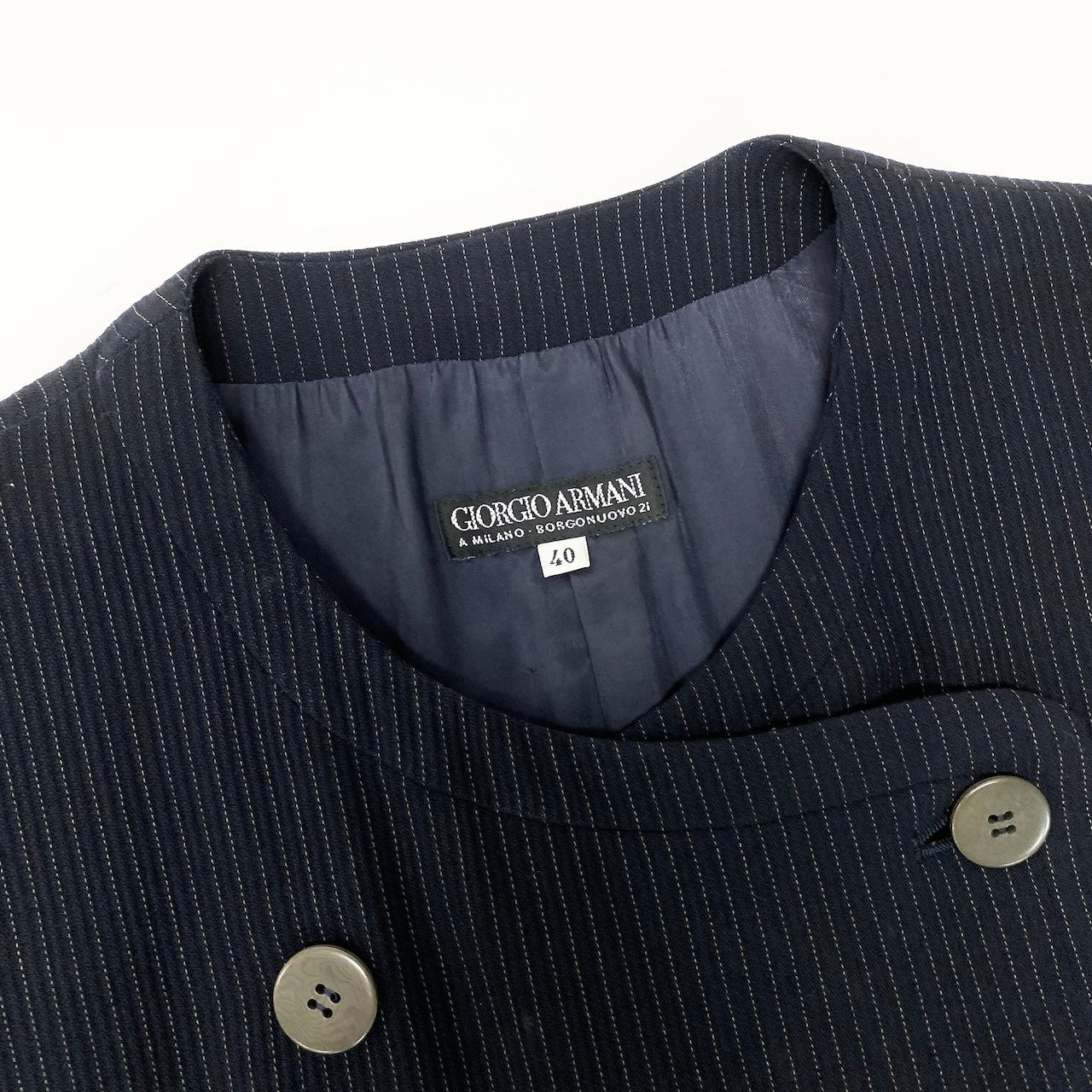 56e12 GIORGIO ARMANI ジョルジオアルマーニ セットアップ スカートスーツ ノーカラージャケット ダブルブレスト 膝丈スカート ストライプ柄 サイズ40 ネイビー レディース 女性服u02t