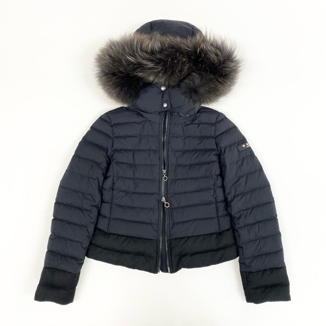 37i30 《美品》TATRAS タトラス VARENA ヴァレナ ダウンジャケット ショート丈 ダウンコート LTKE20A4164-D 1サイズ ブラック レディースo07t
