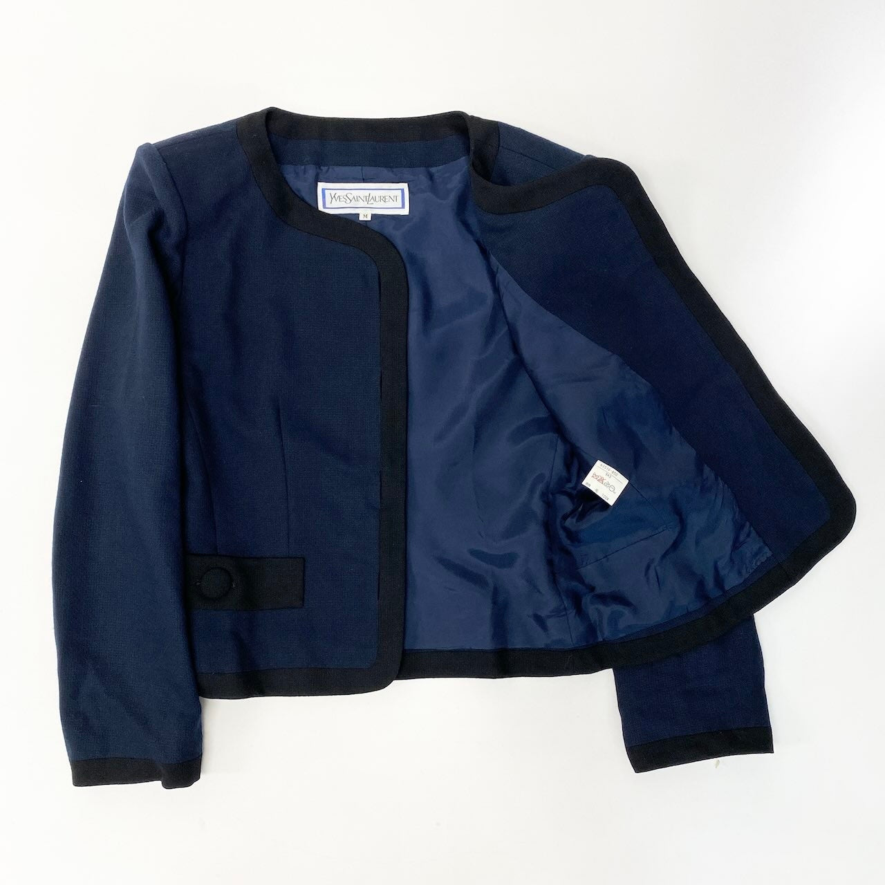 62c30 【新品保管品】Yves Saint Laurent イヴサンローラン スカートセットアップ ジャケット タイトスカート バイカラー Mサイズ ネイビー ブラック ウール100％ レディース 女性用u02t
