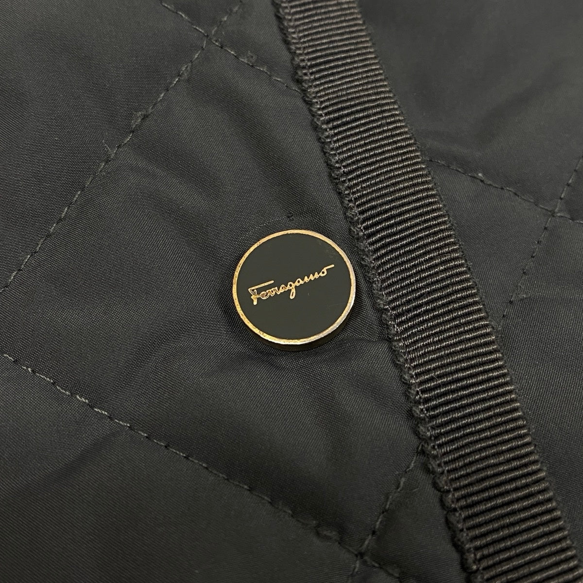 Ej15 Salvatore Ferragamo サルヴァトーレフェラガモ キルティングジャケット ロゴボタン ガンチーニチェーン サイズXS グレー レディースo07t